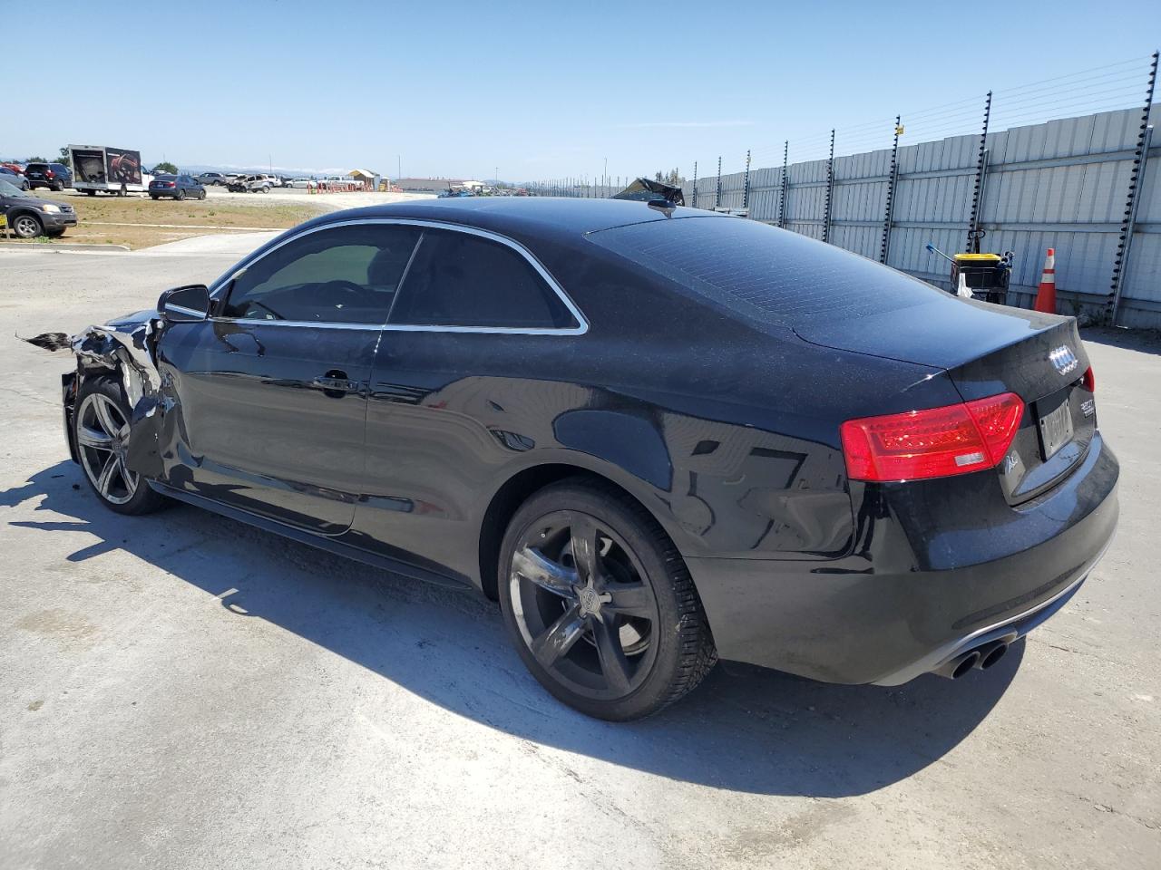 2016 AUDI A5 PREMIUM — VIN WAUD2AFR3GA051467 — photo 2