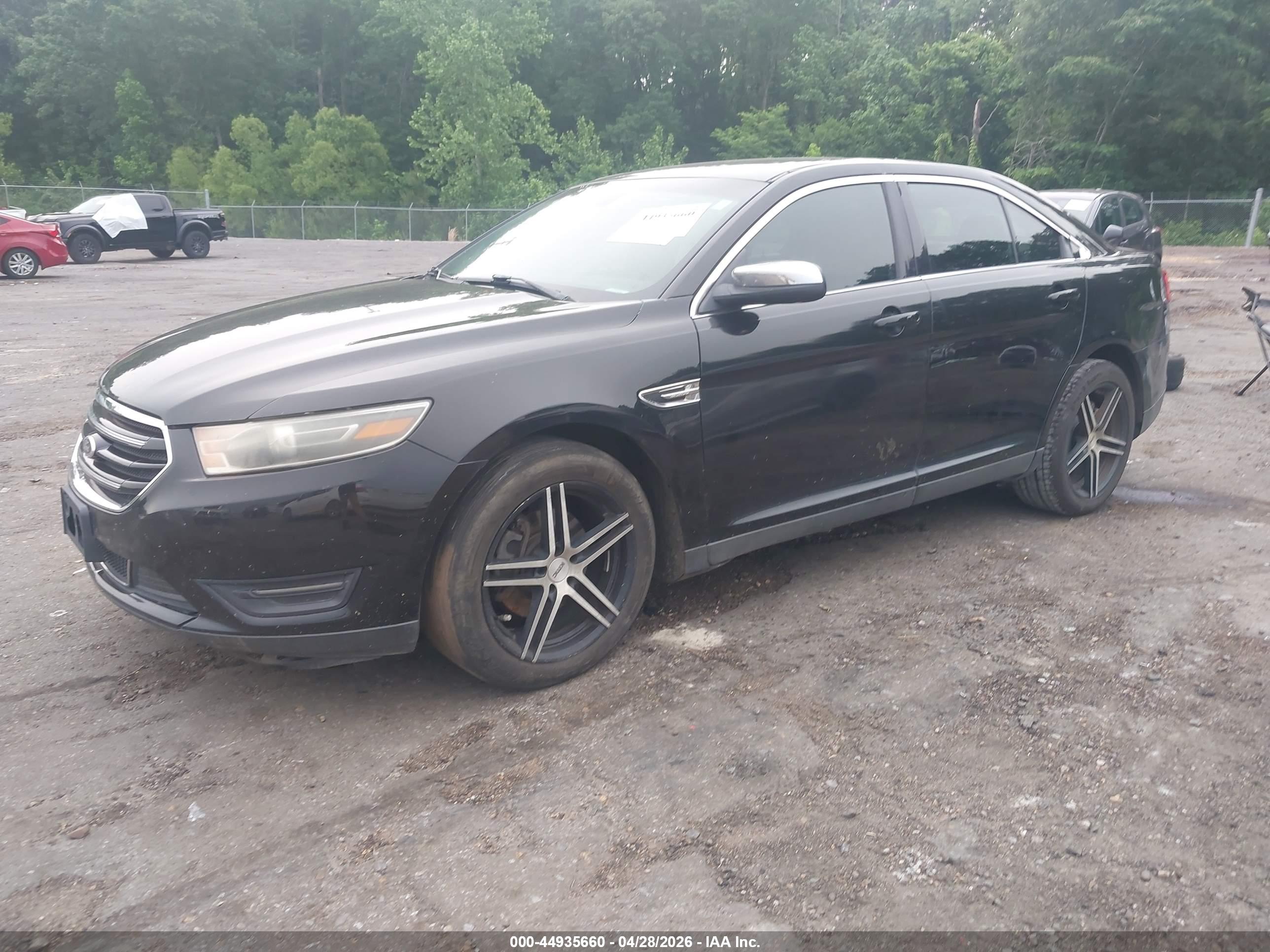 2014 FORD Taurus — VIN 1FAHP2F83EG179386 — photo 2