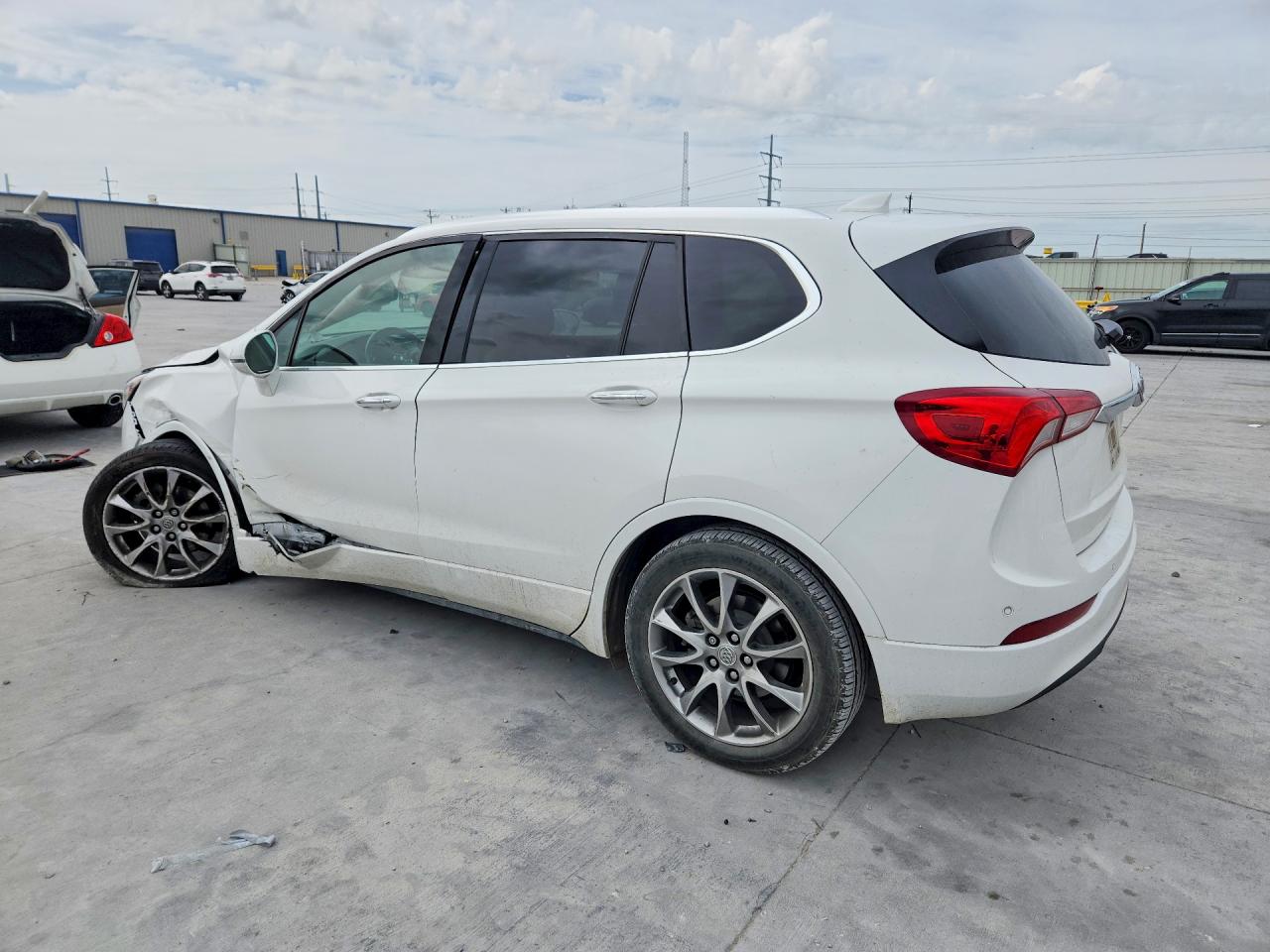 2020 BUICK Envision — VIN LRBFXCSA8LD226635 — photo 2