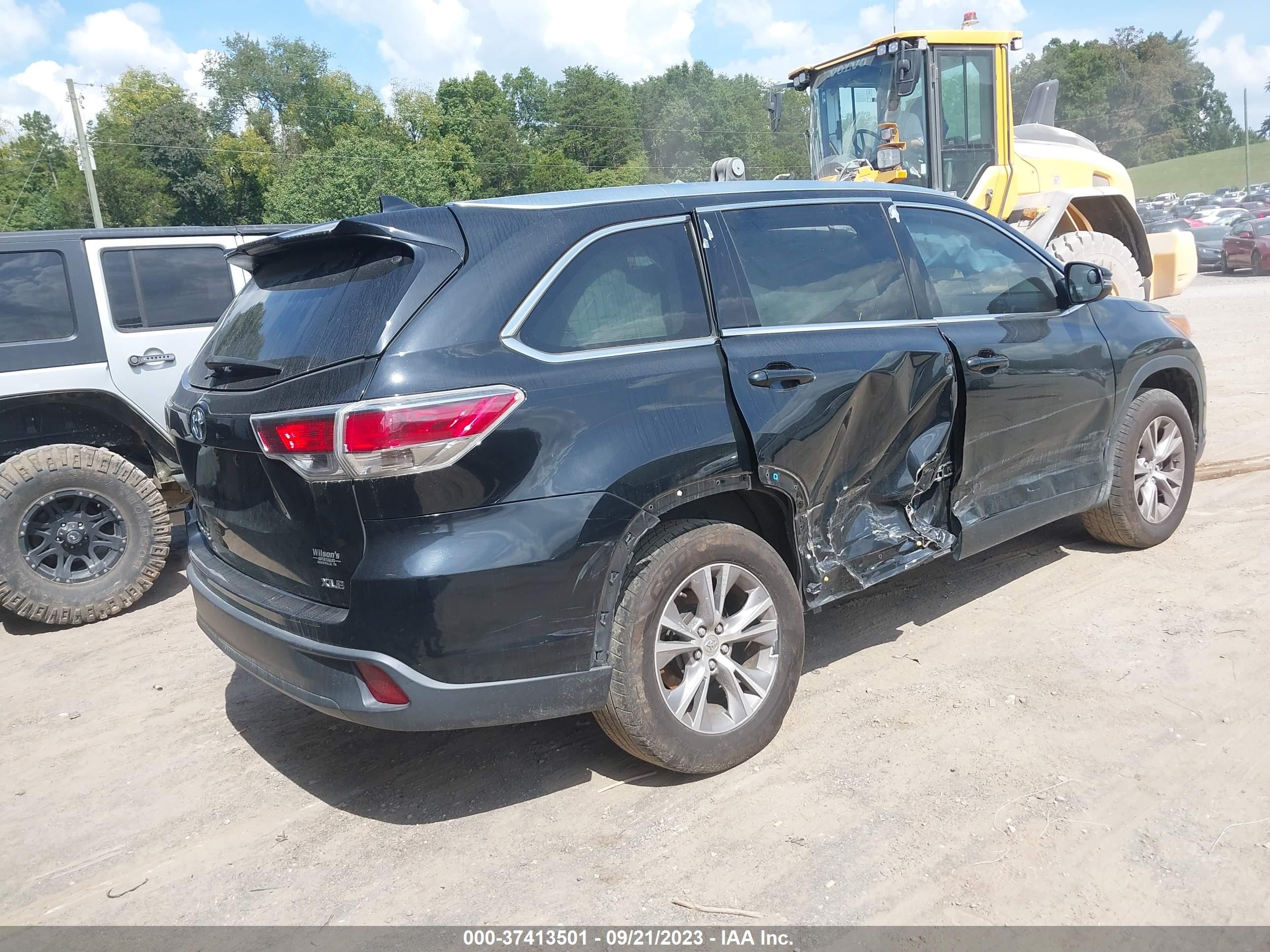 2015 TOYOTA HIGHLANDER — VIN 5TDKKRFH4FS050376 — photo 4