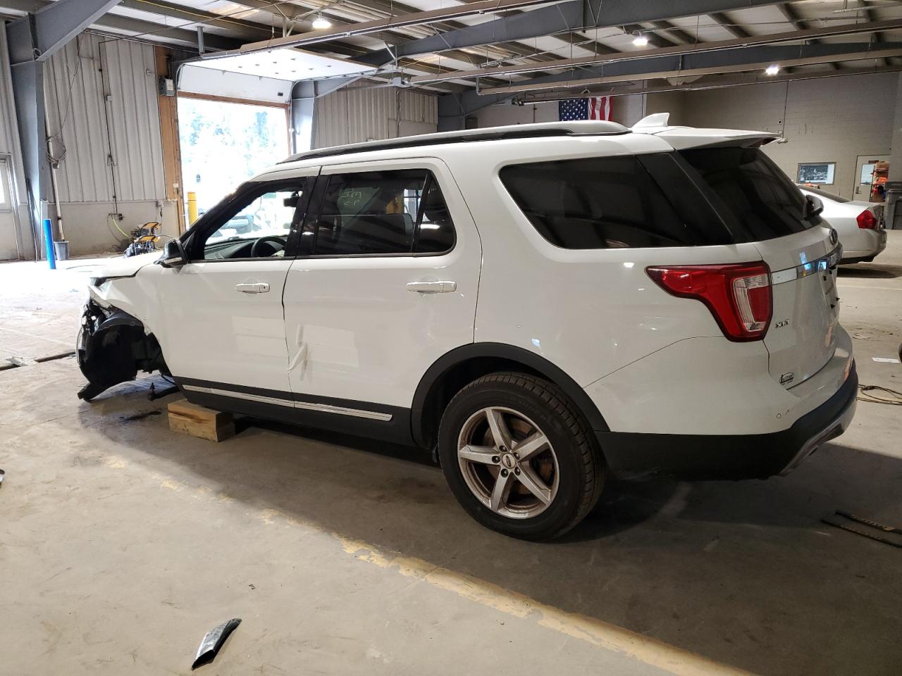 2017 FORD EXPLORER X — VIN 1FM5K8D83HGD08020 — photo 2