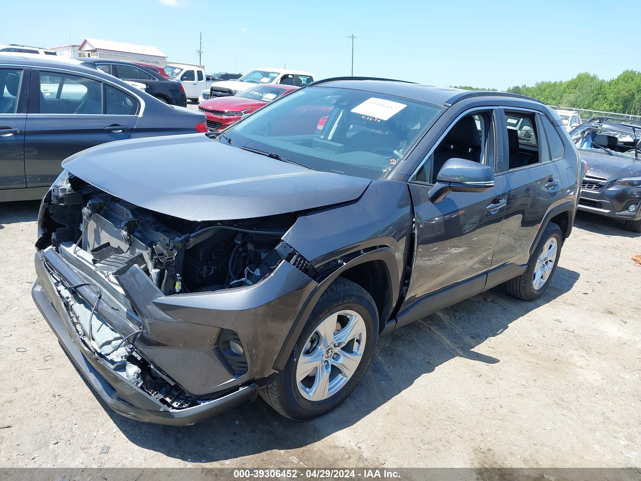 2021 TOYOTA RAV4 — VIN 2T3P1RFV3MW176464 — photo 2