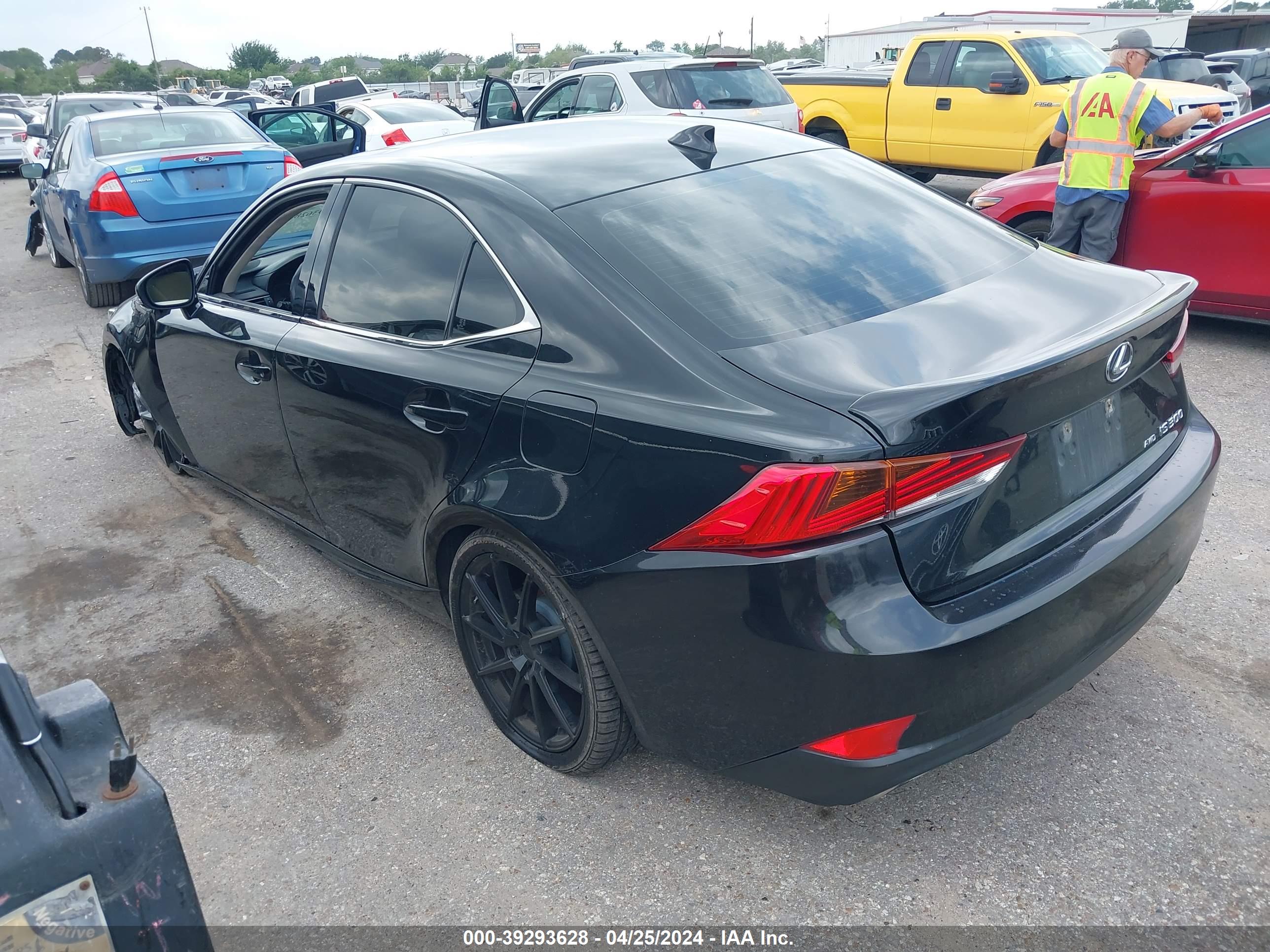 2017 LEXUS IS 300 — VIN JTHCM1D2XH5019722 — photo 3