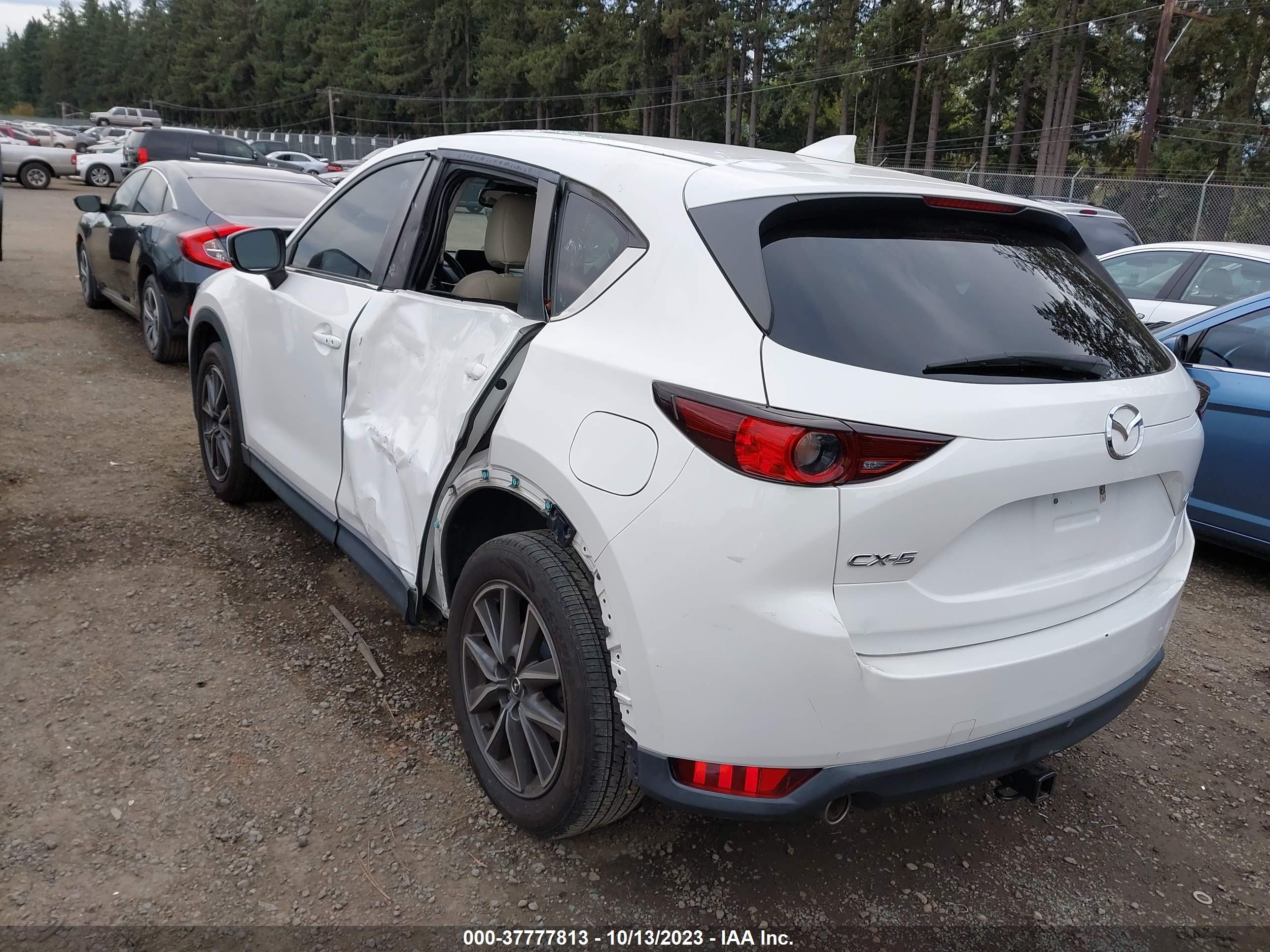 2018 MAZDA CX-5 — VIN JM3KFACM4J1401193 — photo 3