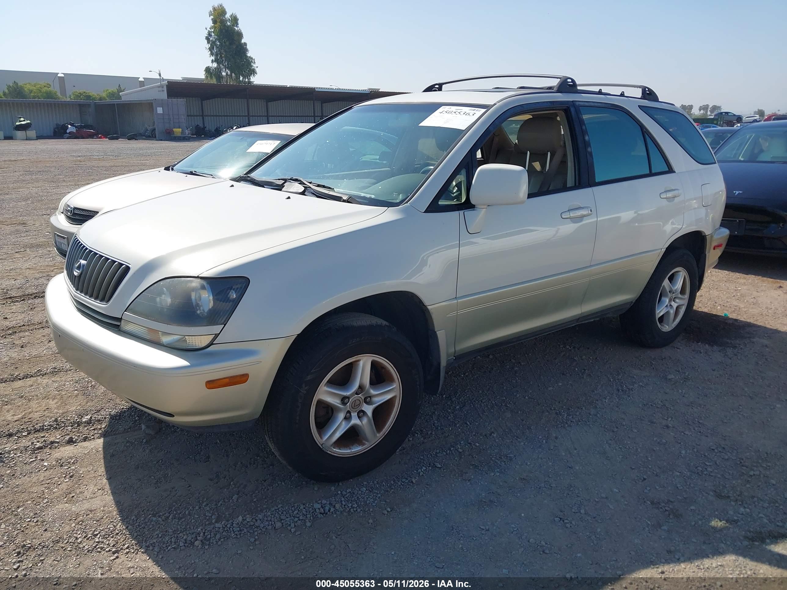 1999 LEXUS RX — VIN JT6HF10U1X0017451 — photo 2