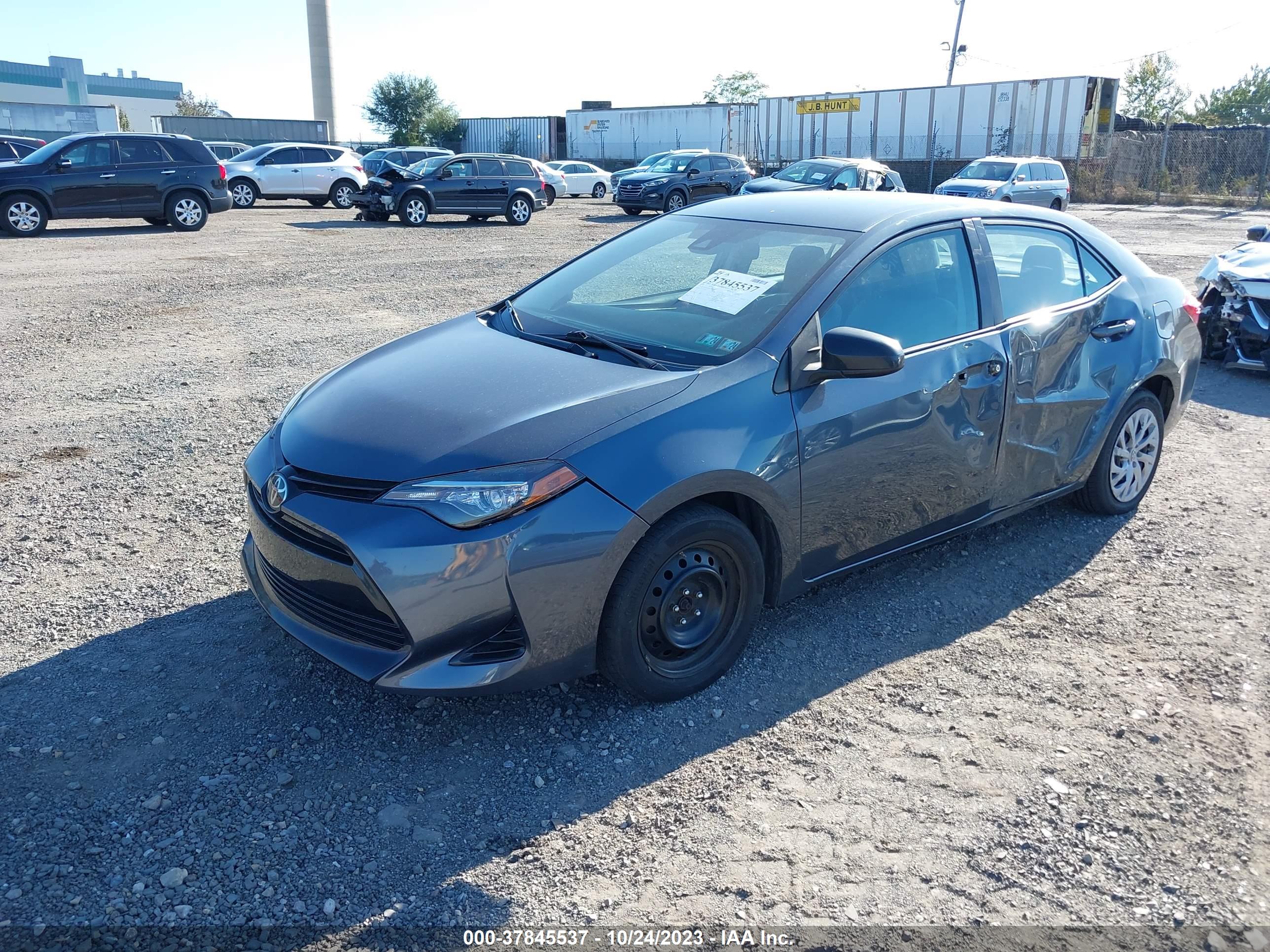 2017 TOYOTA COROLLA — VIN 2T1BURHEXHC798249 — photo 2