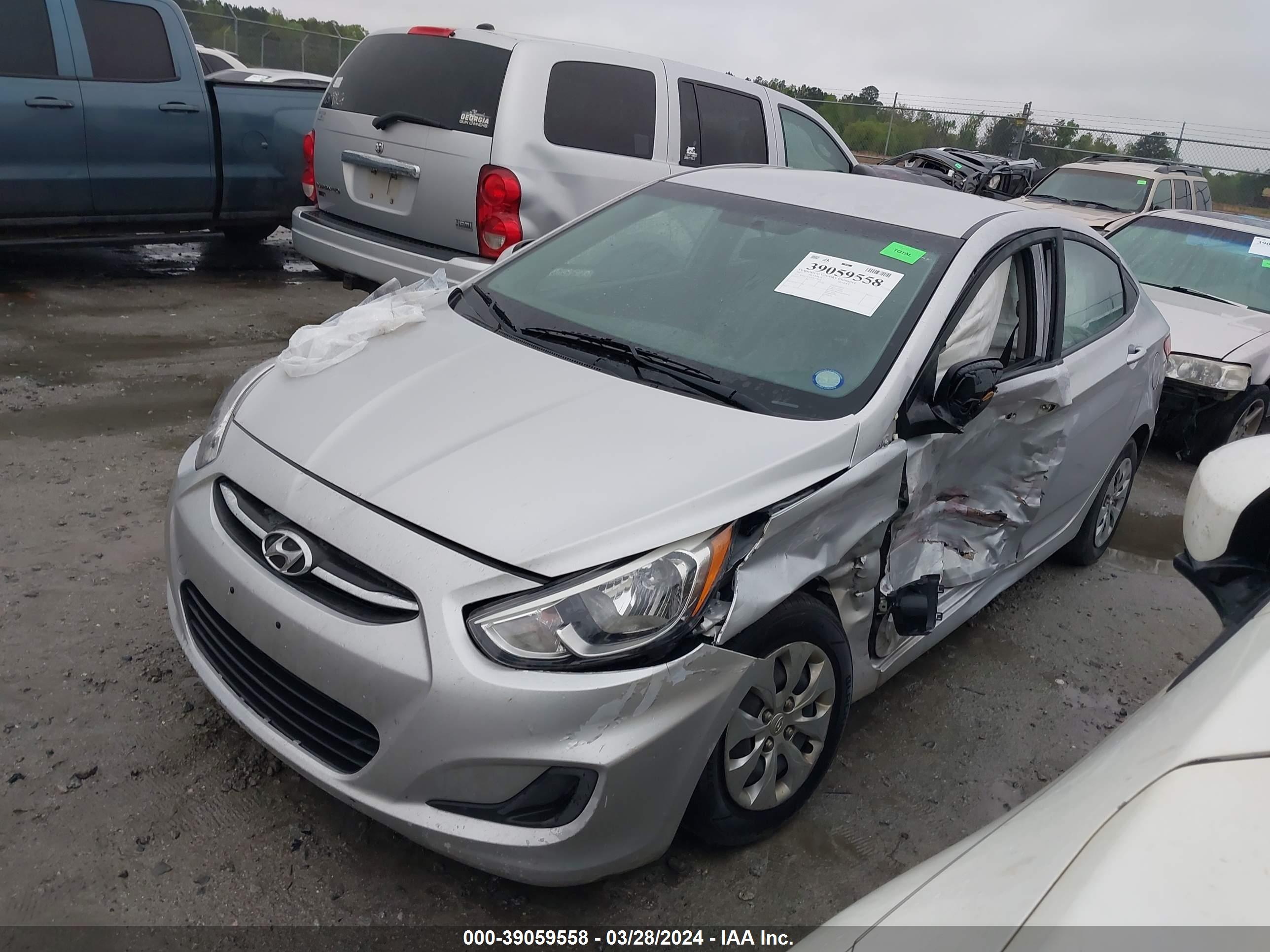 2017 HYUNDAI ACCENT — VIN KMHCT4AE6HU308974 — photo 2