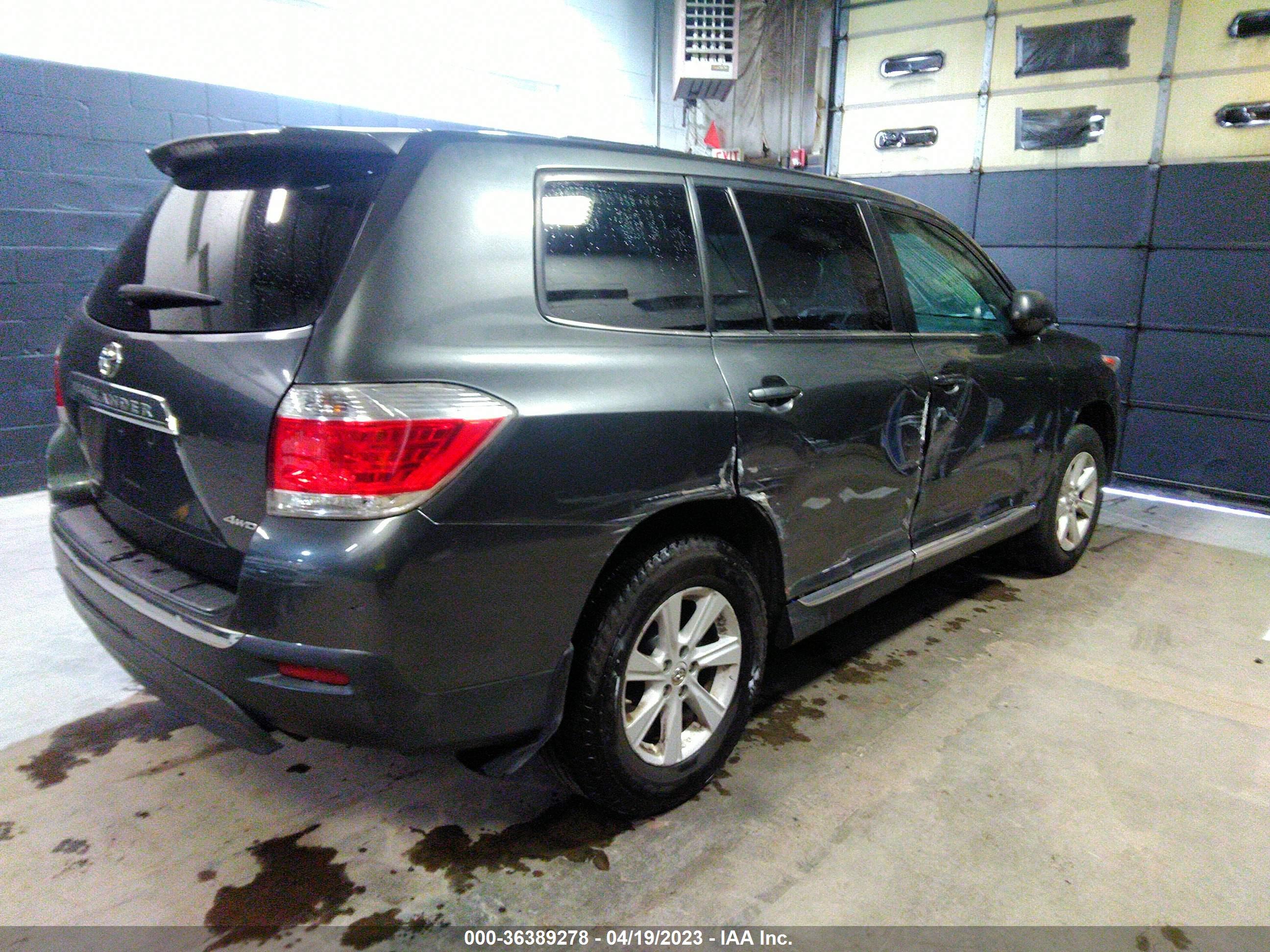 2012 TOYOTA HIGHLANDER — VIN 5TDBK3EH6CS136640 — photo 4