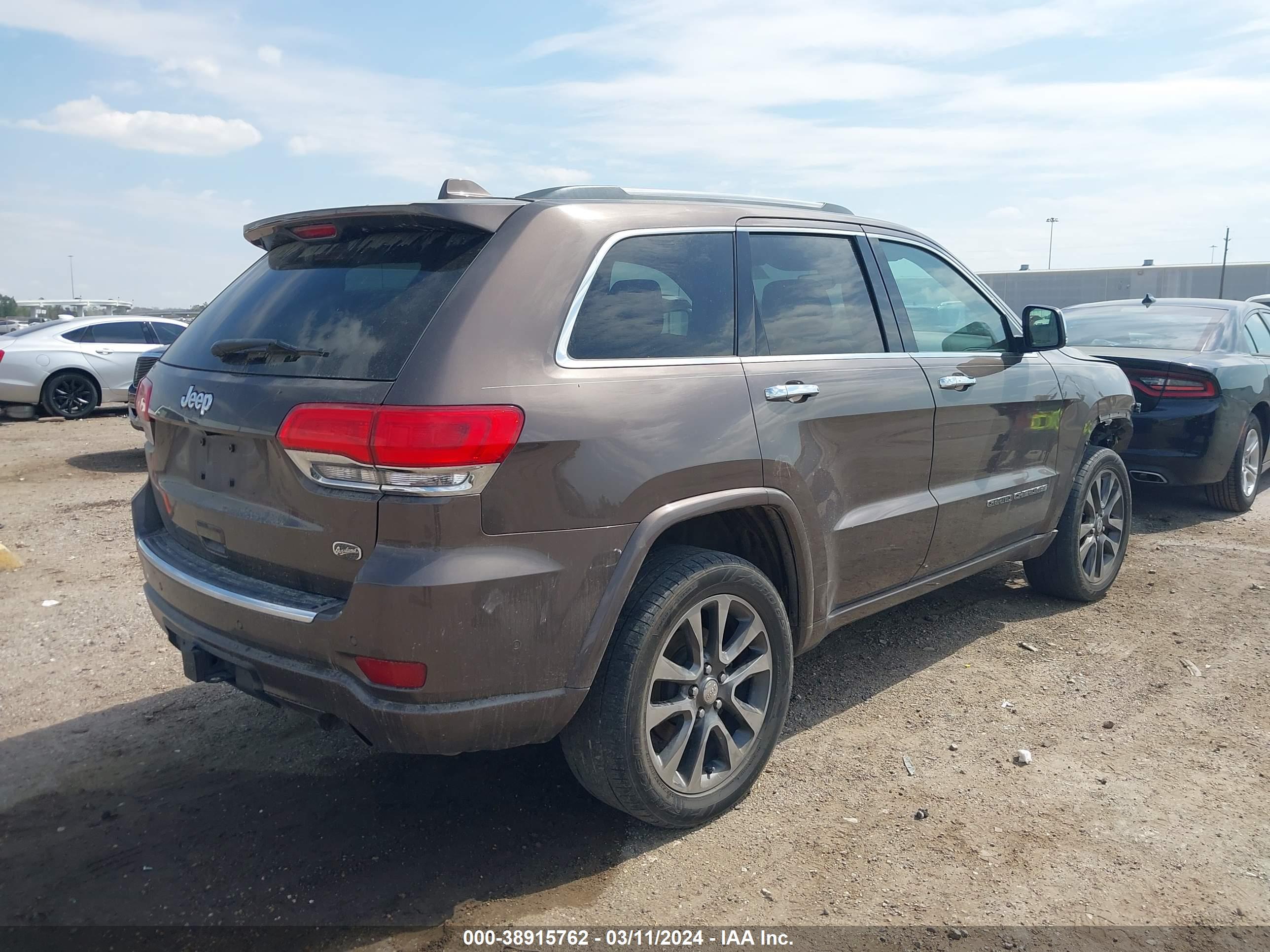 2017 JEEP GRAND CHEROKEE — VIN 1C4RJFCTXHC768687 — photo 4