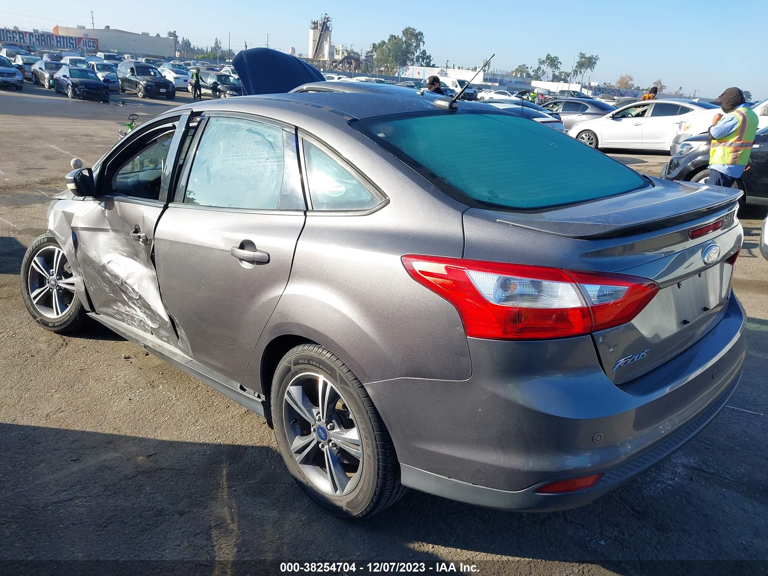 2014 FORD FOCUS — VIN 1FADP3F25EL321454 — photo 3