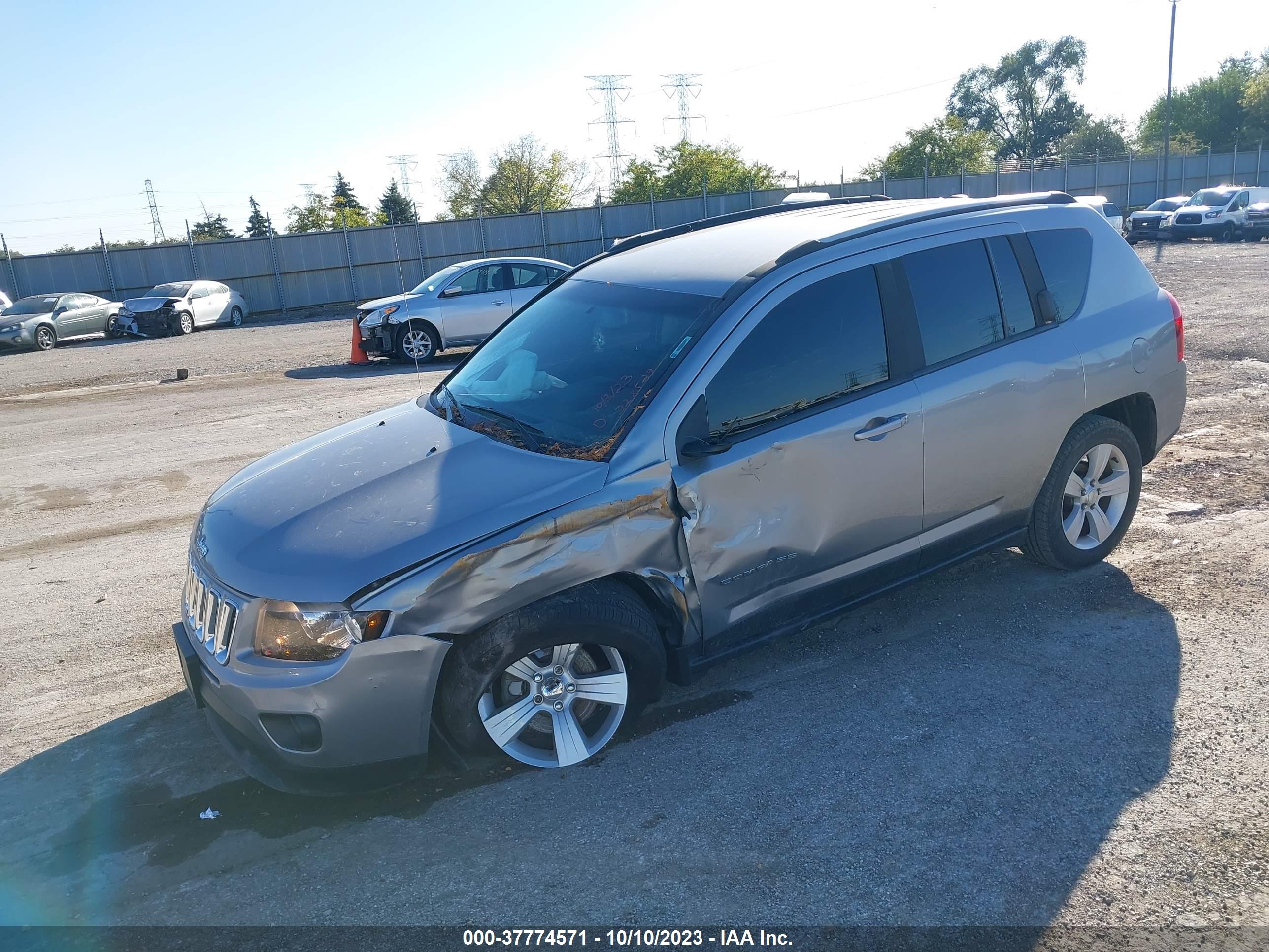 2016 JEEP COMPASS — VIN 1C4NJDBB3GD778921 — photo 2