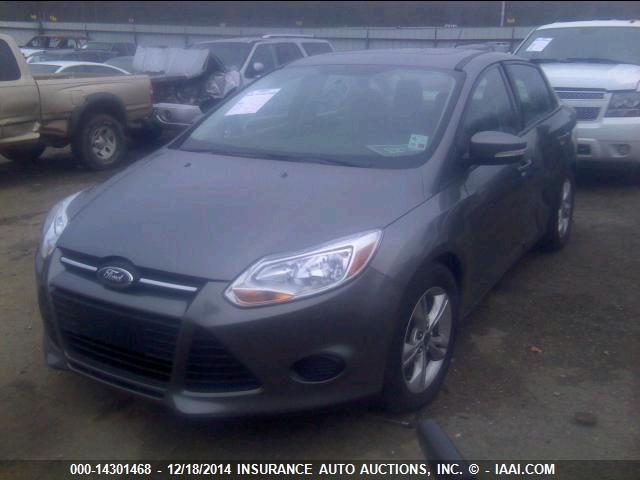 2014 FORD Focus — VIN 1FADP3F28EL190830 — photo 2