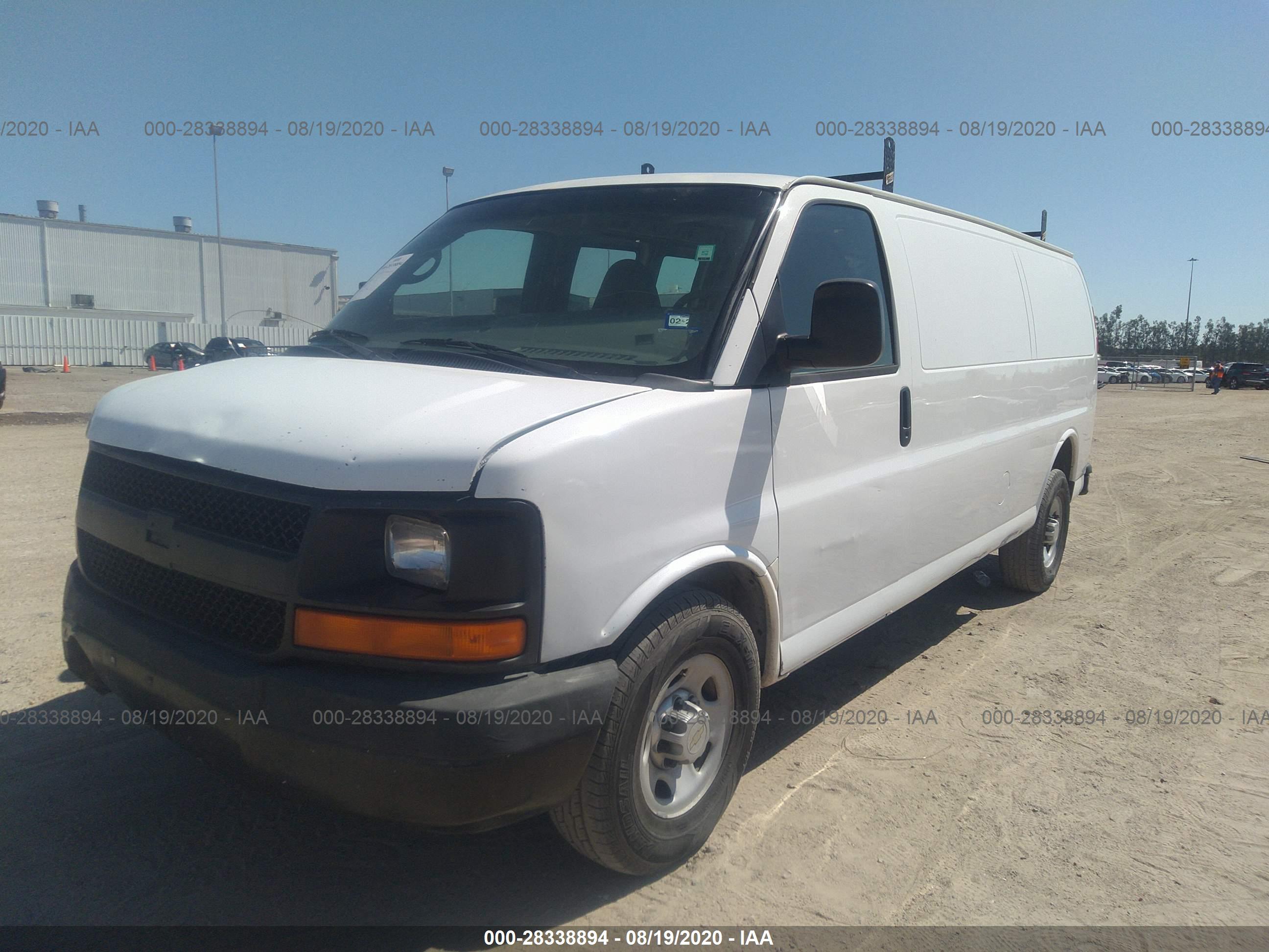 2012 CHEVROLET Express — VIN 1GCWGGCA6C1120371 — photo 2