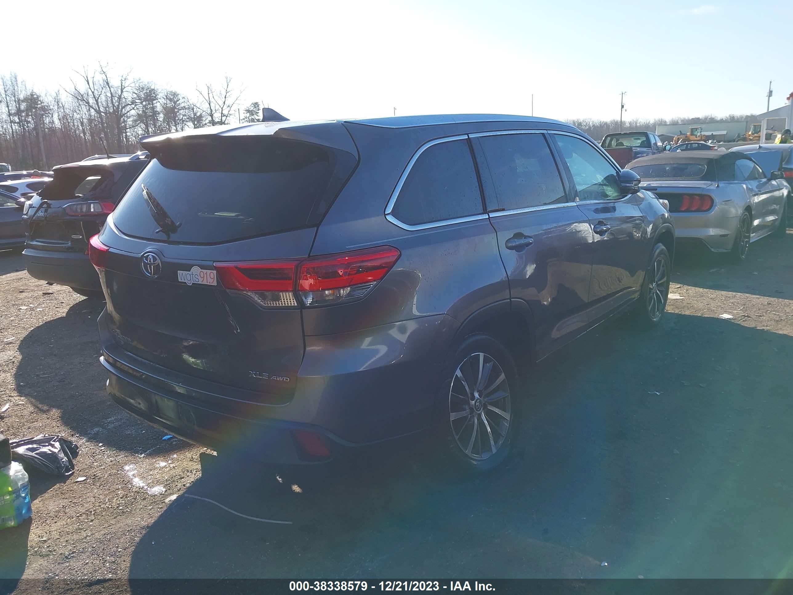 2018 TOYOTA HIGHLANDER — VIN 5TDJZRFH6JS528085 — photo 4