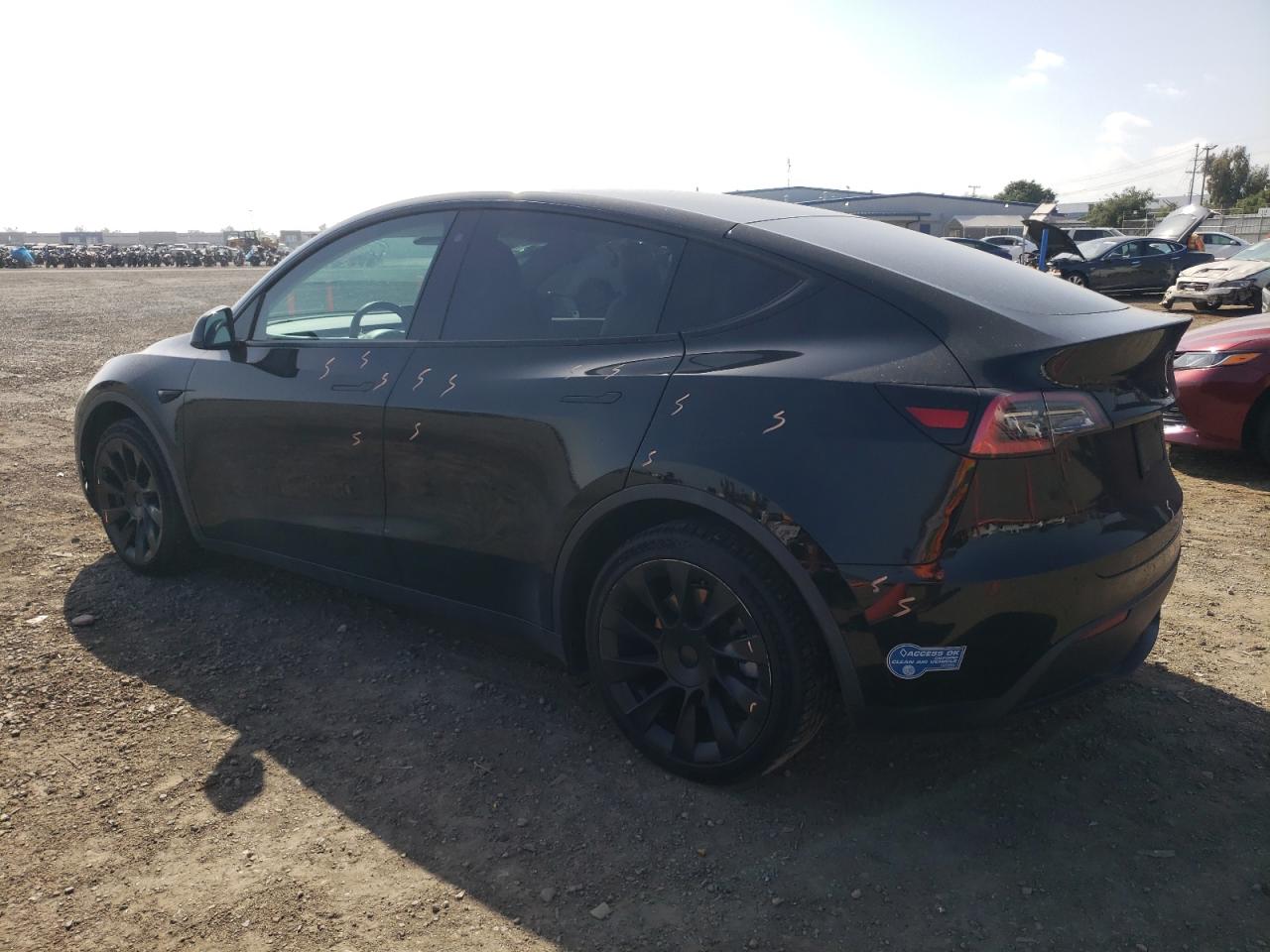 2020 TESLA MODEL Y — VIN 5YJYGDEEXLF058259 — photo 2