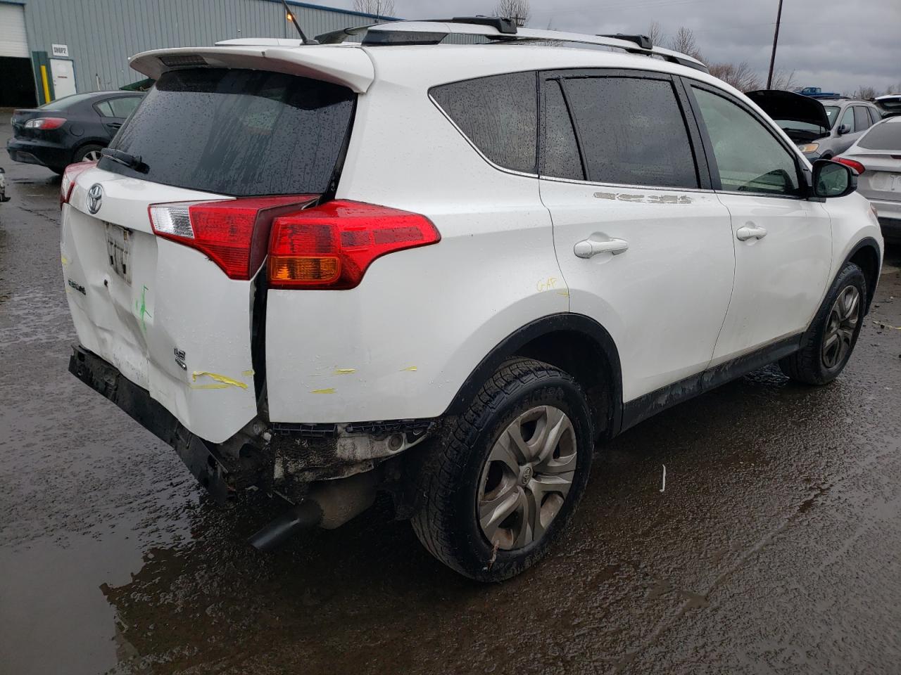 2013 TOYOTA RAV4 LE — VIN JTMBFREV6DD039738 — photo 3