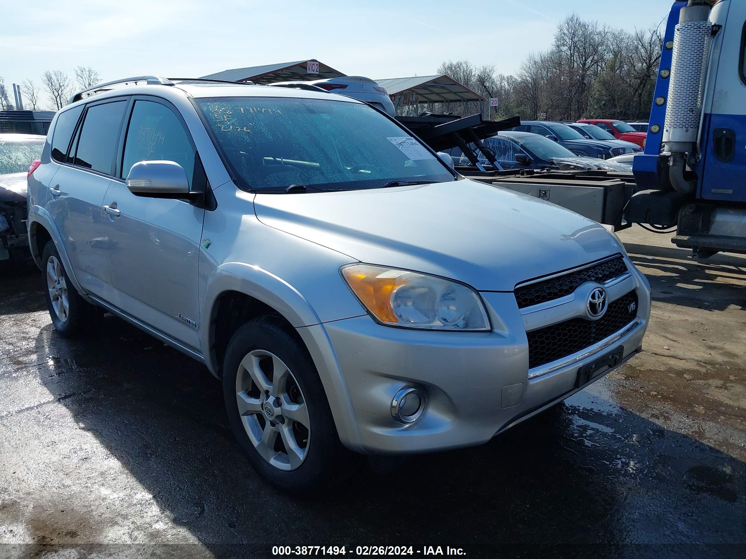 2011 TOYOTA RAV4 — VIN 2T3DK4DV1BW039008 — photo 1 of 20