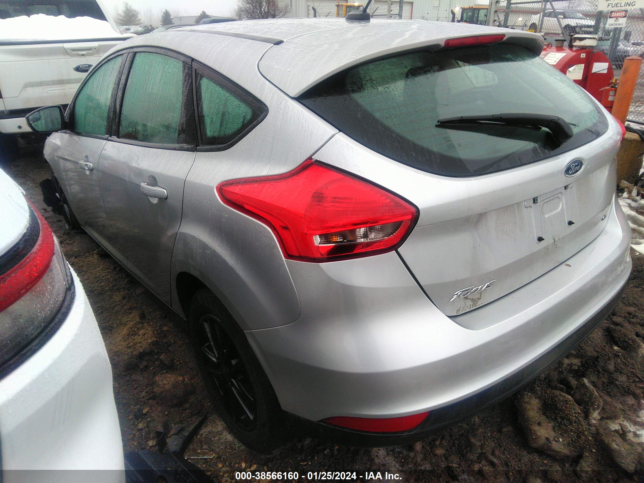 2017 FORD FOCUS — VIN 1FADP3K23HL204157 — photo 3