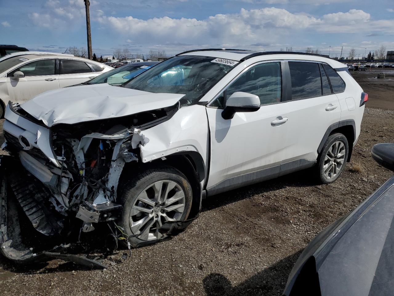 2021 TOYOTA RAV4 XLE — VIN 2T3R1RFVXMC208059 — photo 1 of 13
