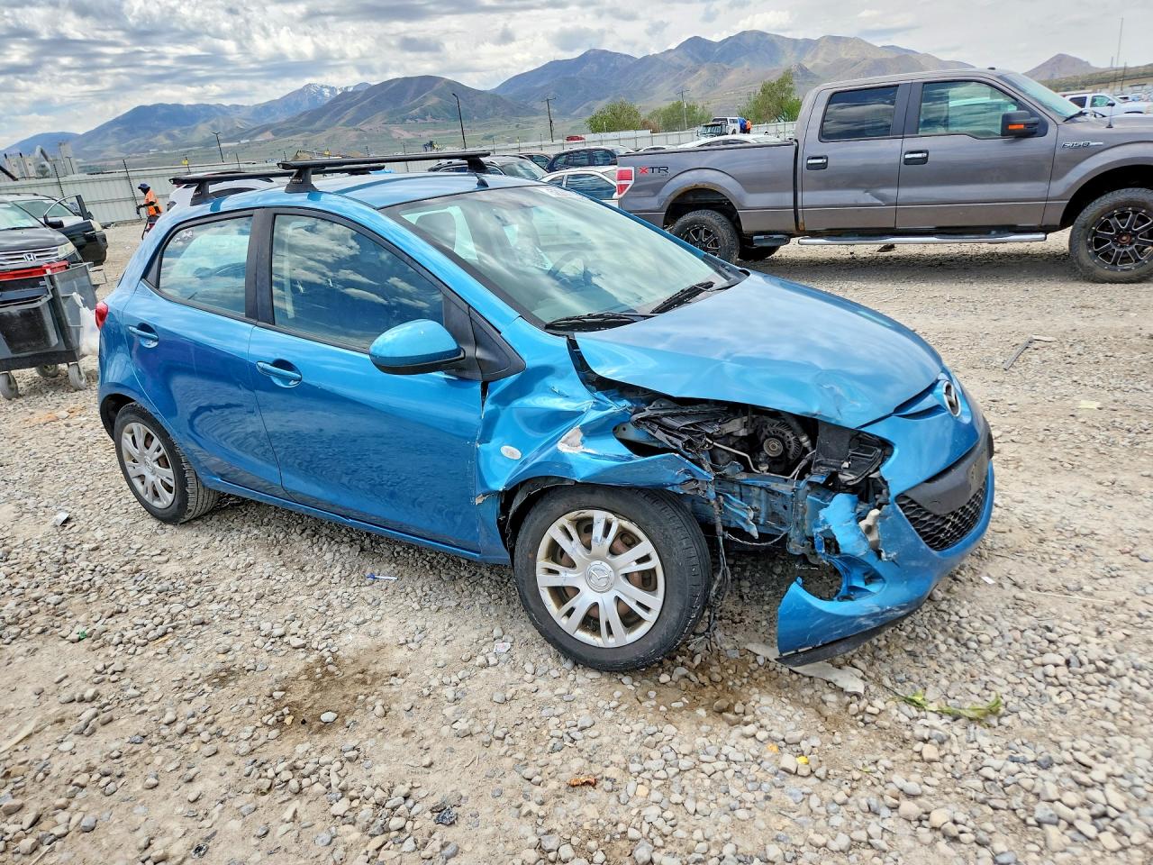 2011 MAZDA 2 — VIN JM1DE1HZ1B0112367 — photo 4