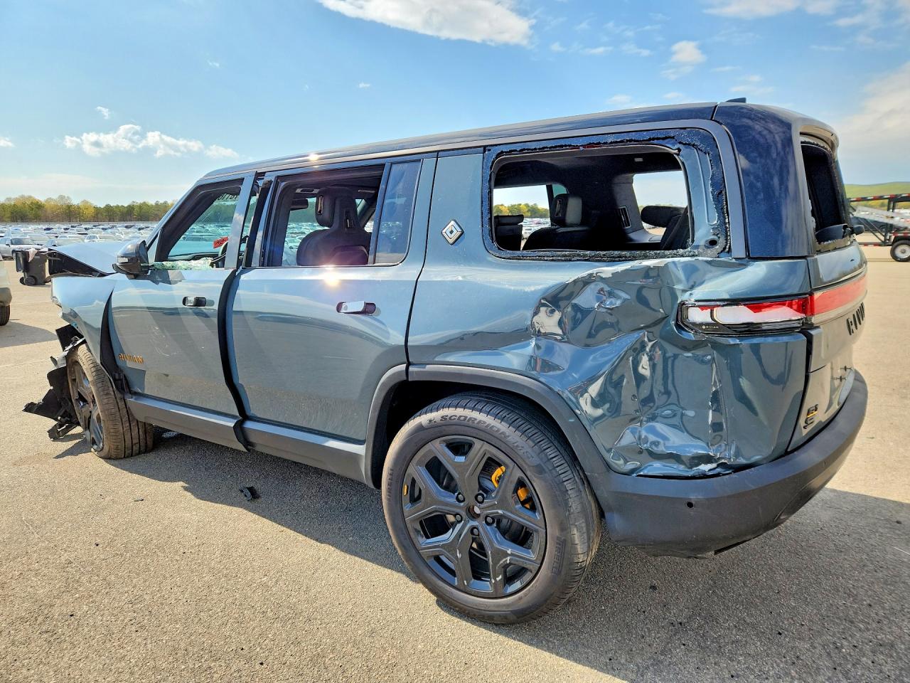 2025 RIVIAN R1S — VIN 7PDSGCBP4SN065223 — photo 2
