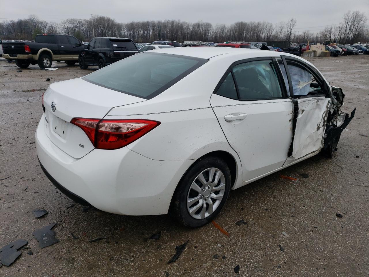 2018 TOYOTA COROLLA L — VIN 2T1BURHE4JC033480 — photo 3