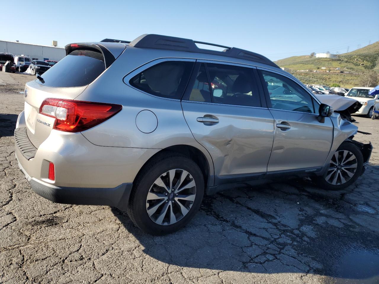 2015 SUBARU OUTBACK 2. — VIN 4S4BSBNC4F3300628 — photo 3