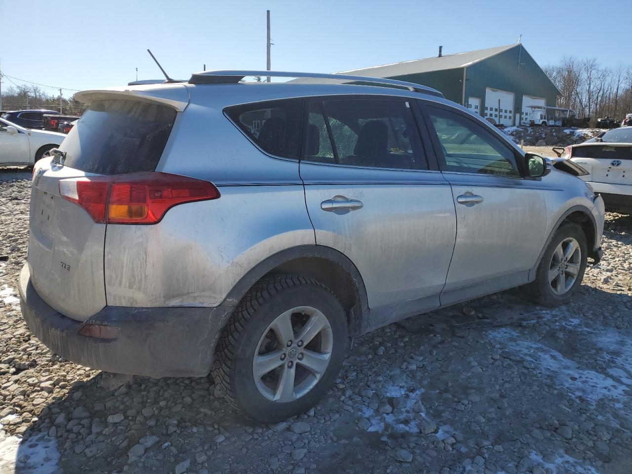 2015 TOYOTA RAV4 XLE — VIN 2T3WFREVXFW191979 — photo 3