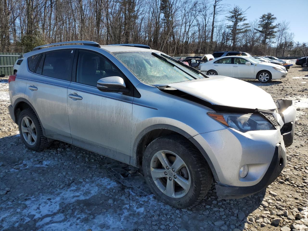 2015 TOYOTA RAV4 XLE — VIN 2T3WFREVXFW191979 — photo 4