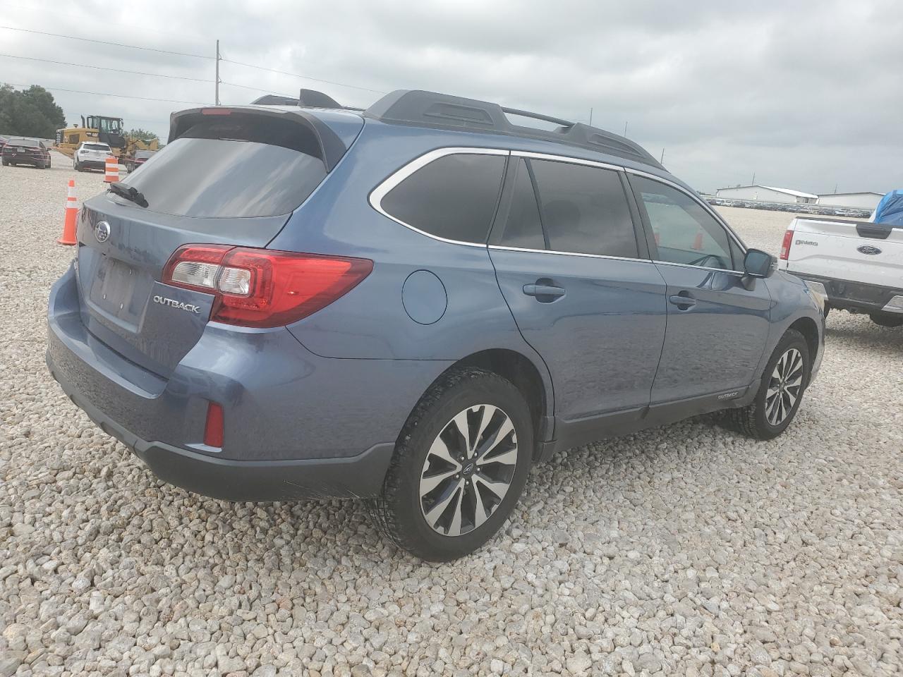 2016 SUBARU Outback — VIN 4S4BSBNCXG3212734 — photo 3