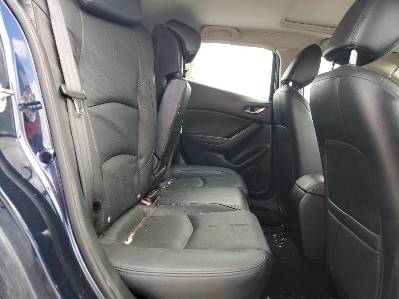 3MZBN1M35JM204776 — photo 10