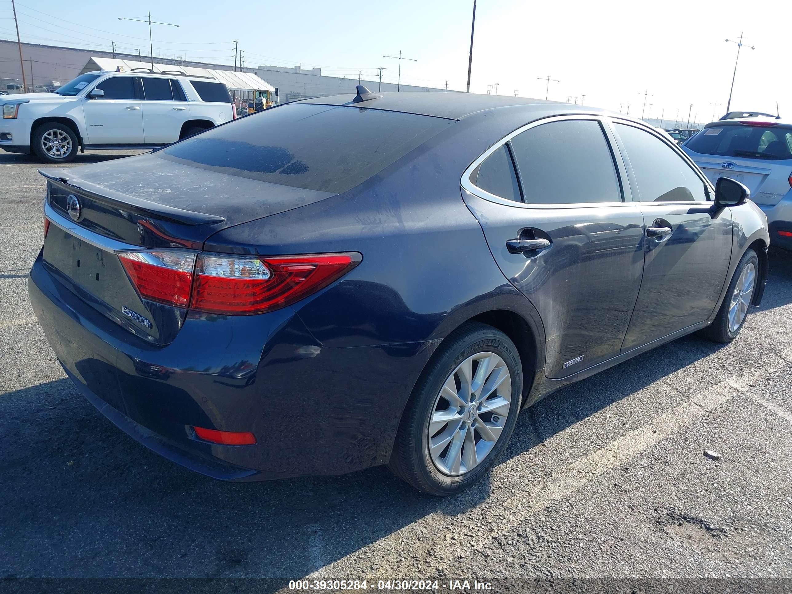 2013 LEXUS ES 300H — VIN JTHBW1GGXD2024928 — photo 4