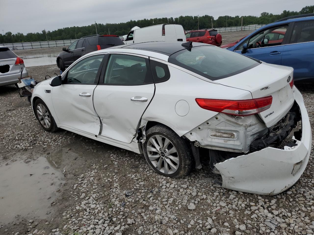 2016 KIA OPTIMA EX — VIN 5XXGU4L39GG054132 — photo 2
