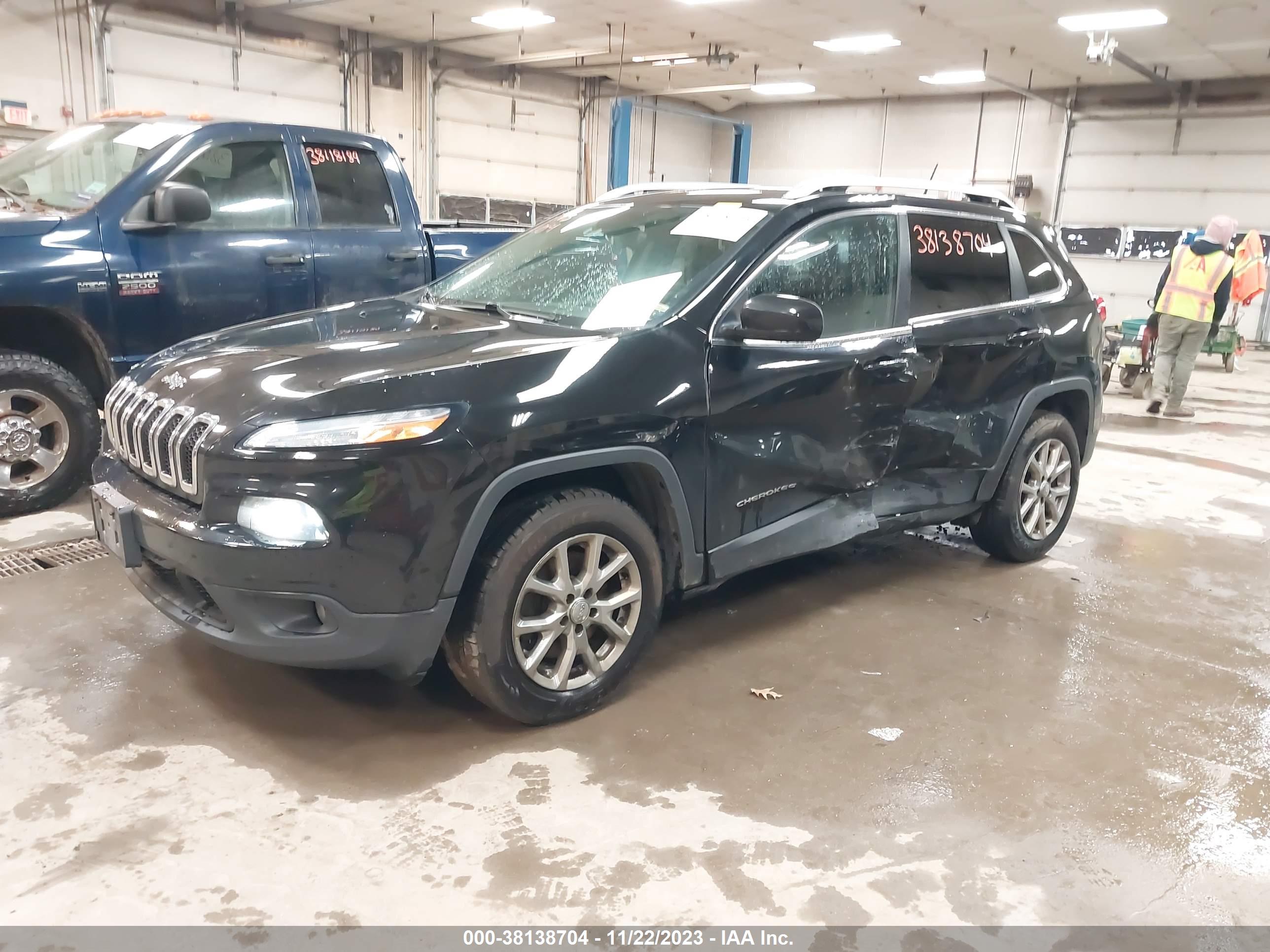 2017 JEEP CHEROKEE — VIN 1C4PJMCS8HW605747 — photo 2