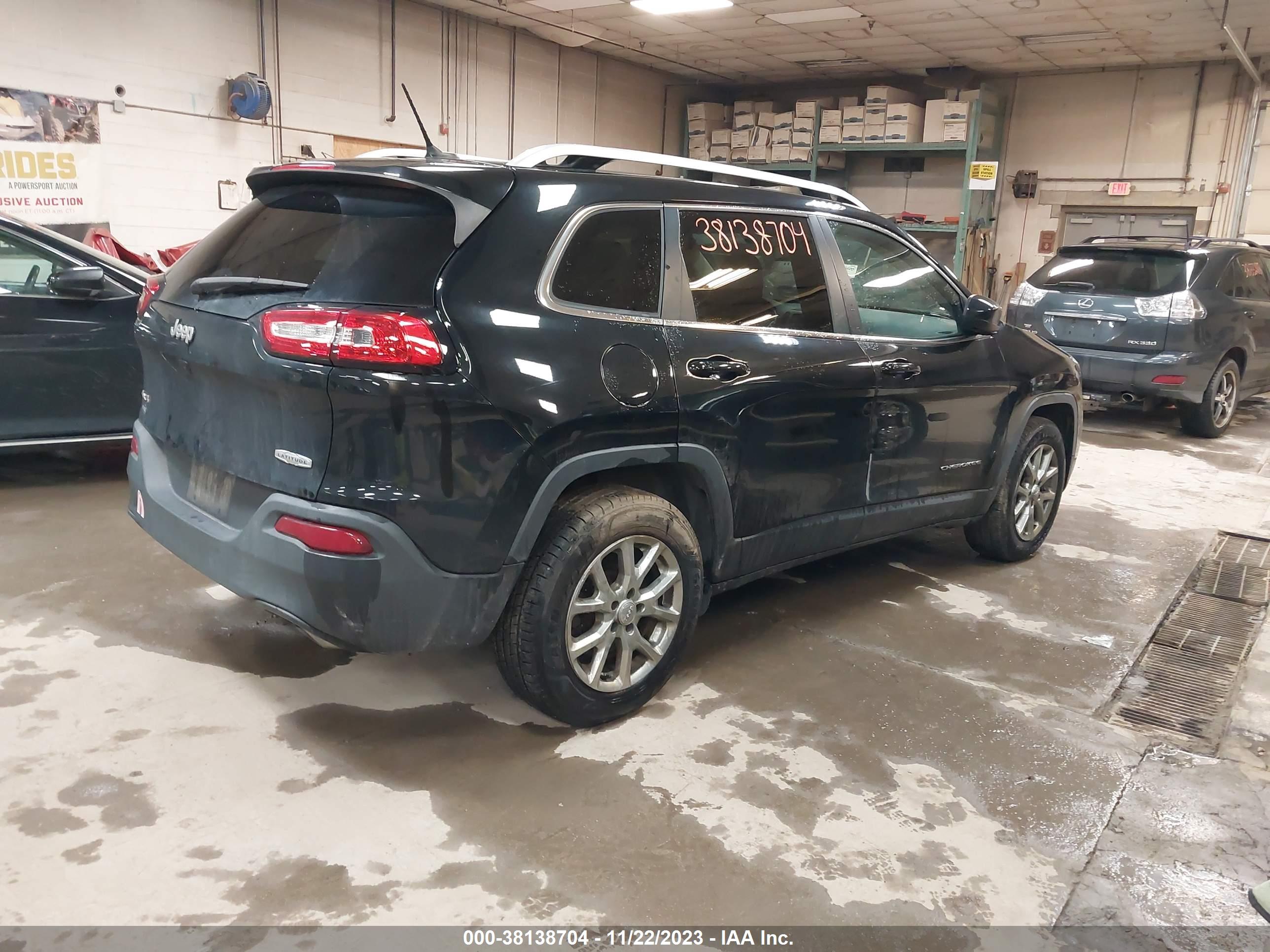 2017 JEEP CHEROKEE — VIN 1C4PJMCS8HW605747 — photo 4