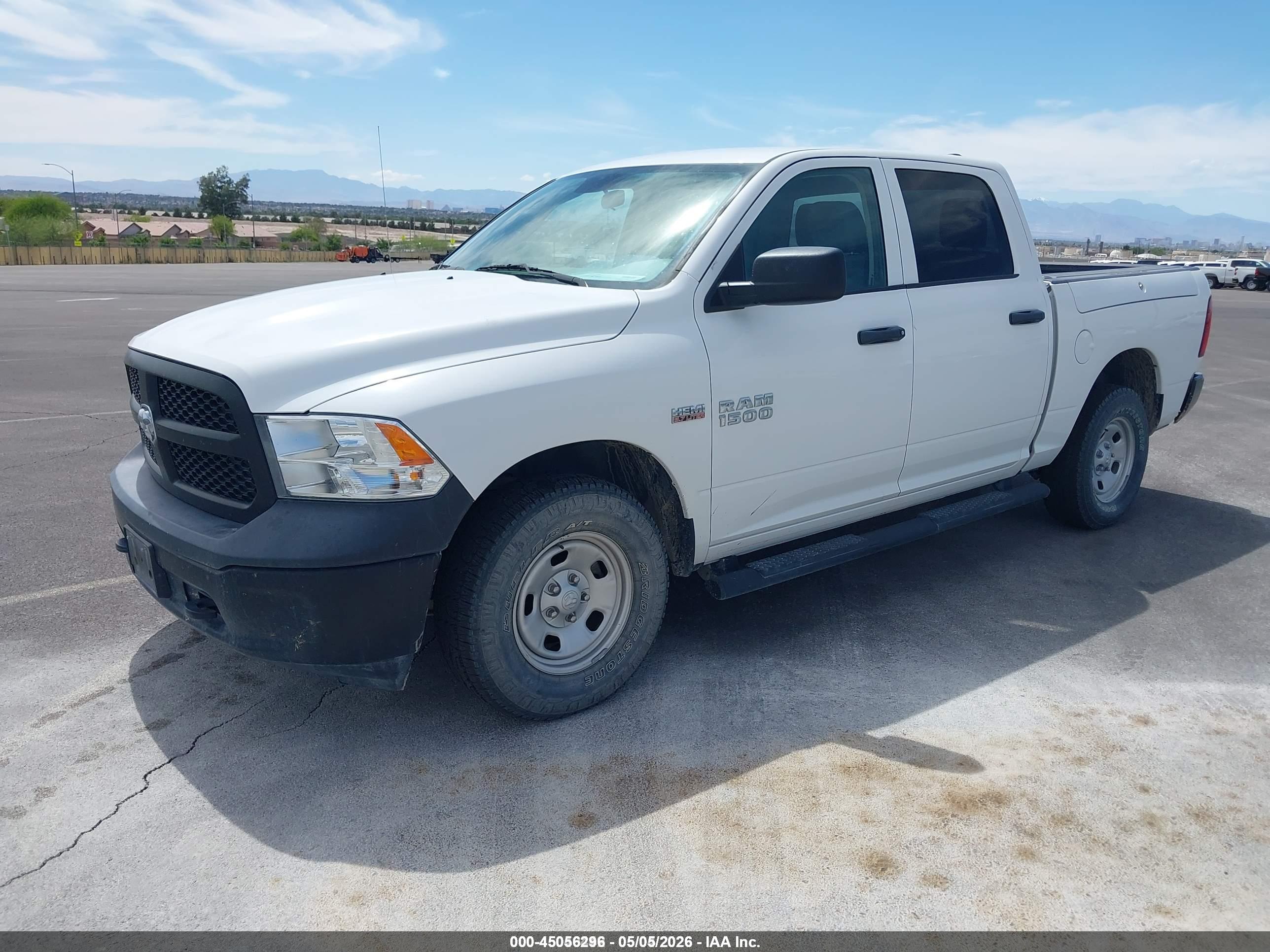 2018 RAM 1500 — VIN 1C6RR7KT7JS315811 — photo 2