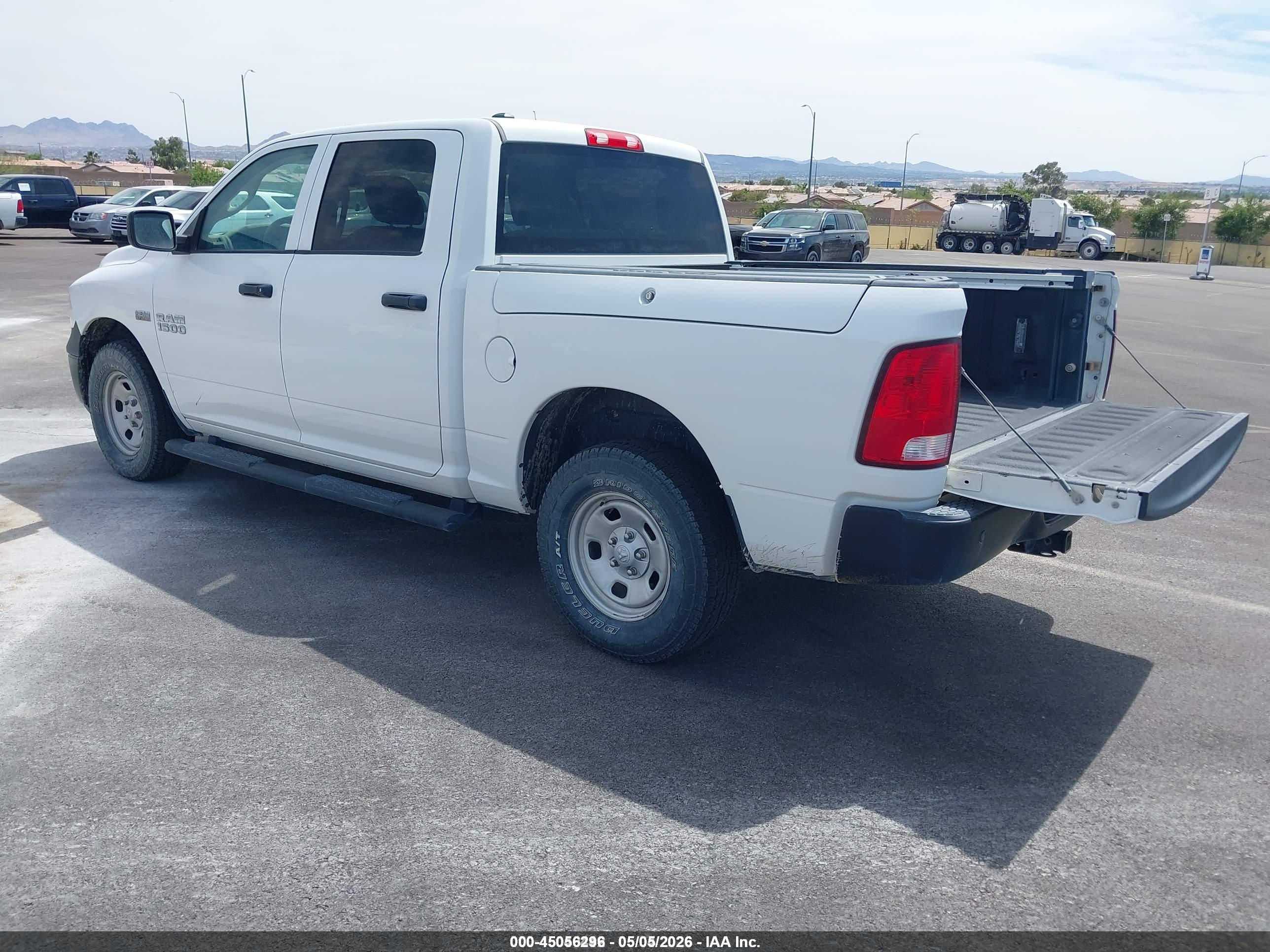 2018 RAM 1500 — VIN 1C6RR7KT7JS315811 — photo 3