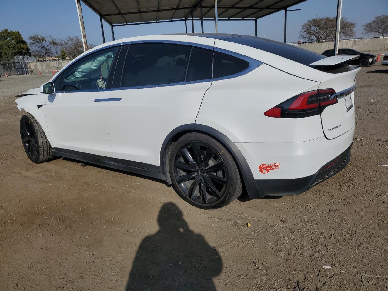 2017 TESLA MODEL X — VIN 5YJXCBE26HF059675 — photo 2