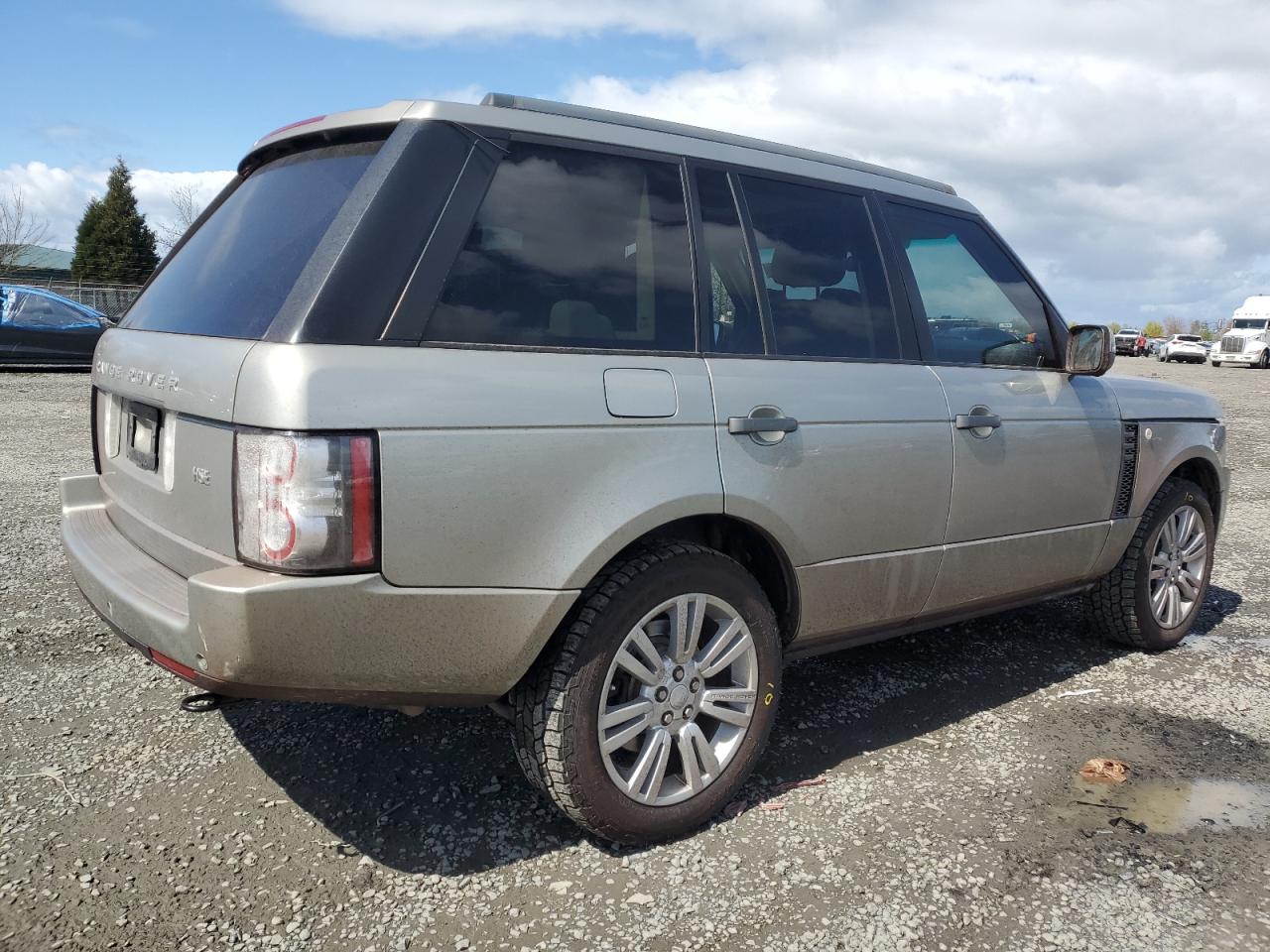 2011 LAND ROVER RANGE ROVE — VIN SALMF1D49BA341809 — photo 3