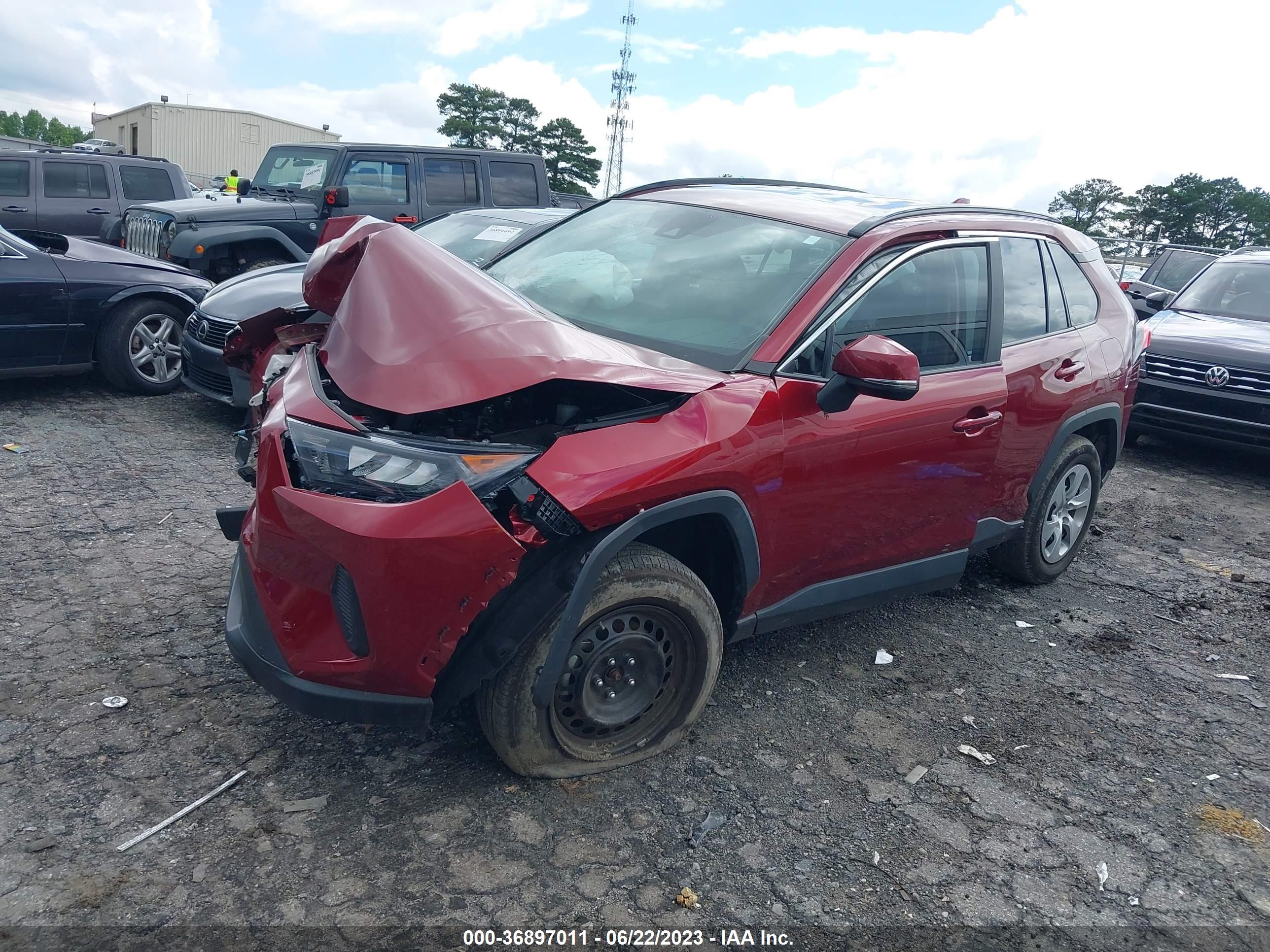 2021 TOYOTA RAV4 — VIN 2T3K1RFV1MW138886 — photo 2