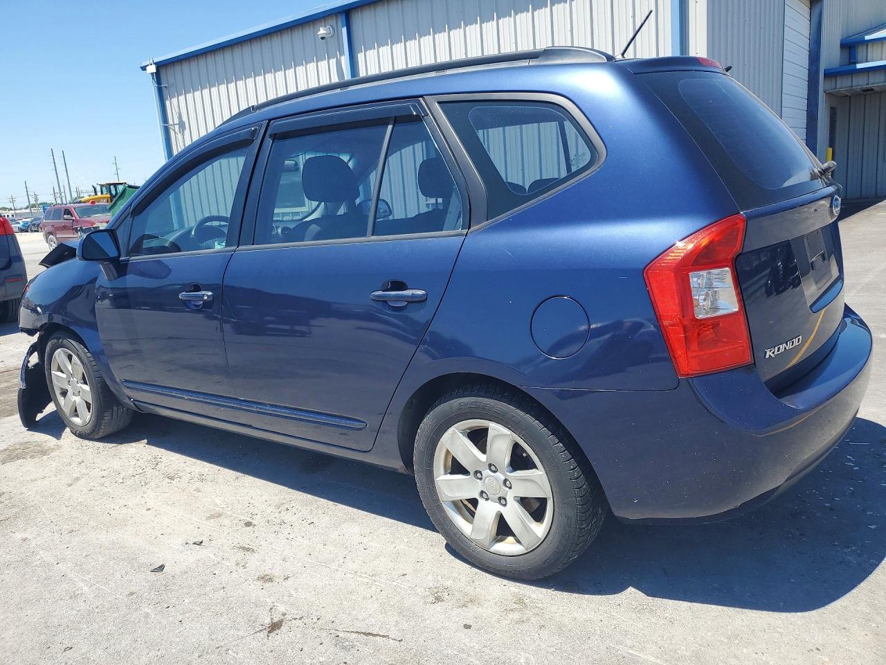 2008 KIA Rondo — VIN KNAFG526187145357 — photo 2