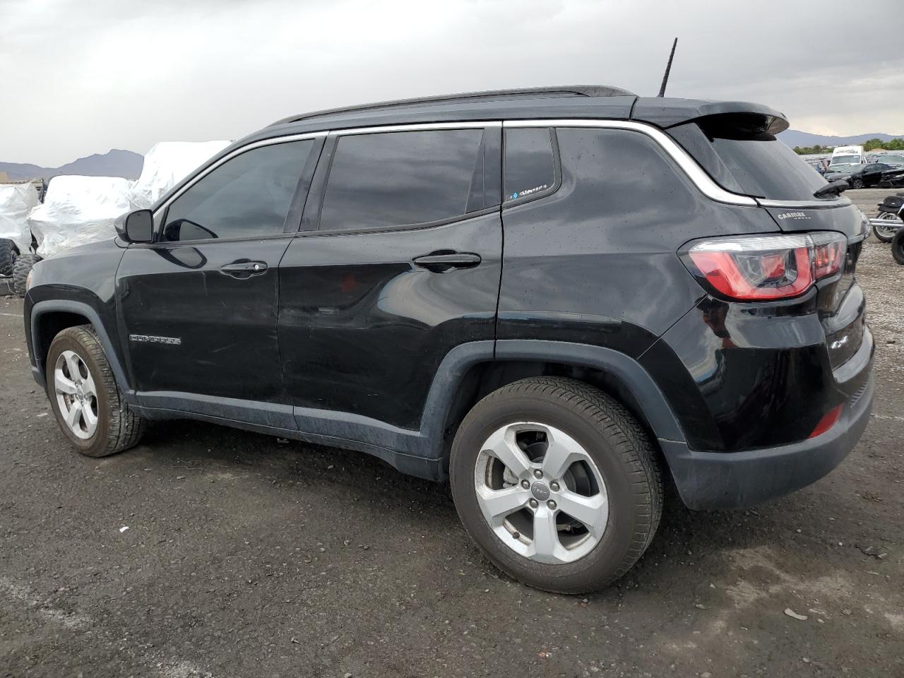 2017 JEEP COMPASS LA — VIN 3C4NJDBB9HT660562 — photo 2