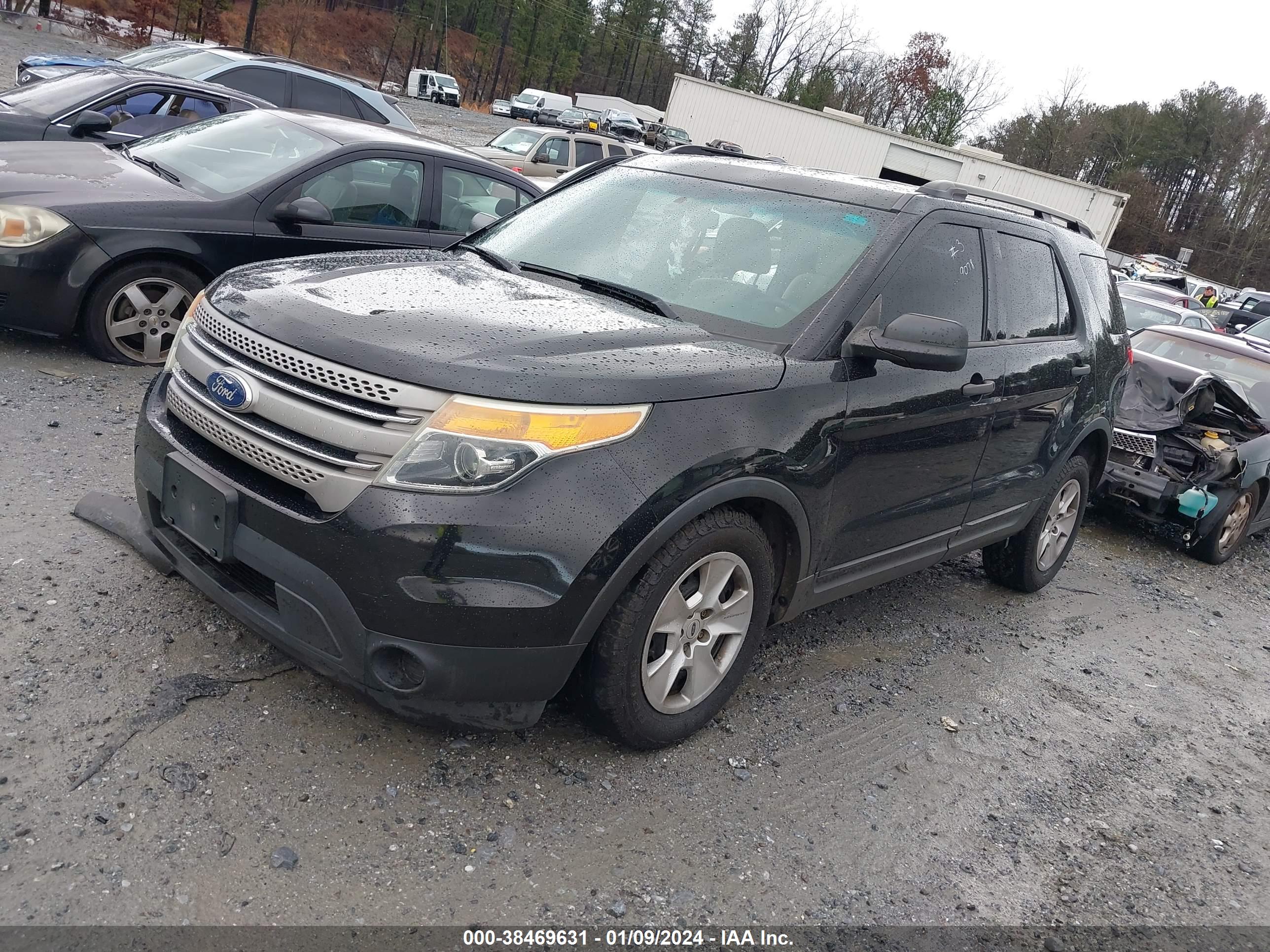 2011 FORD Explorer — VIN 1FMHK7B87BGA49078 — photo 2
