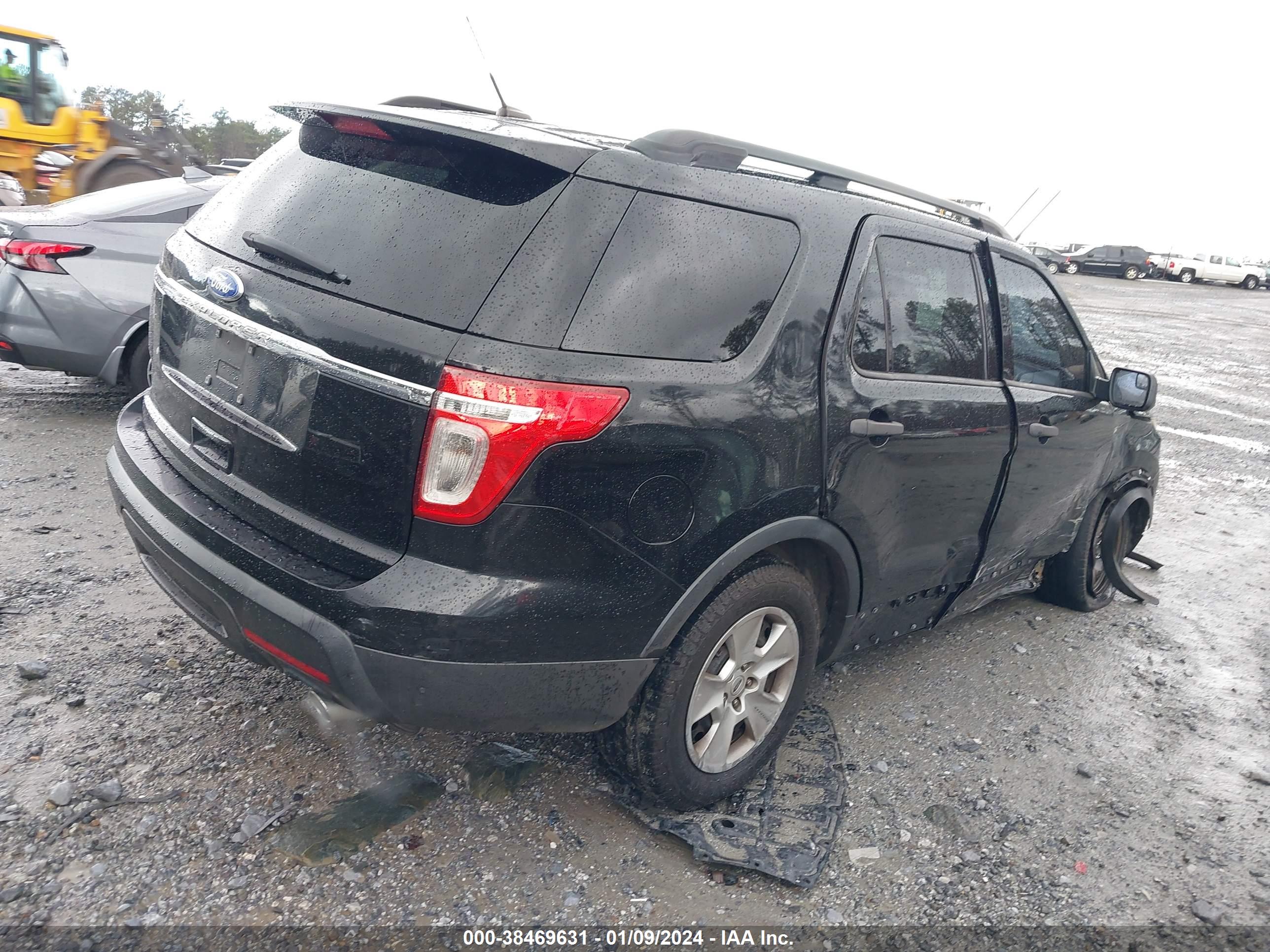 2011 FORD Explorer — VIN 1FMHK7B87BGA49078 — photo 4