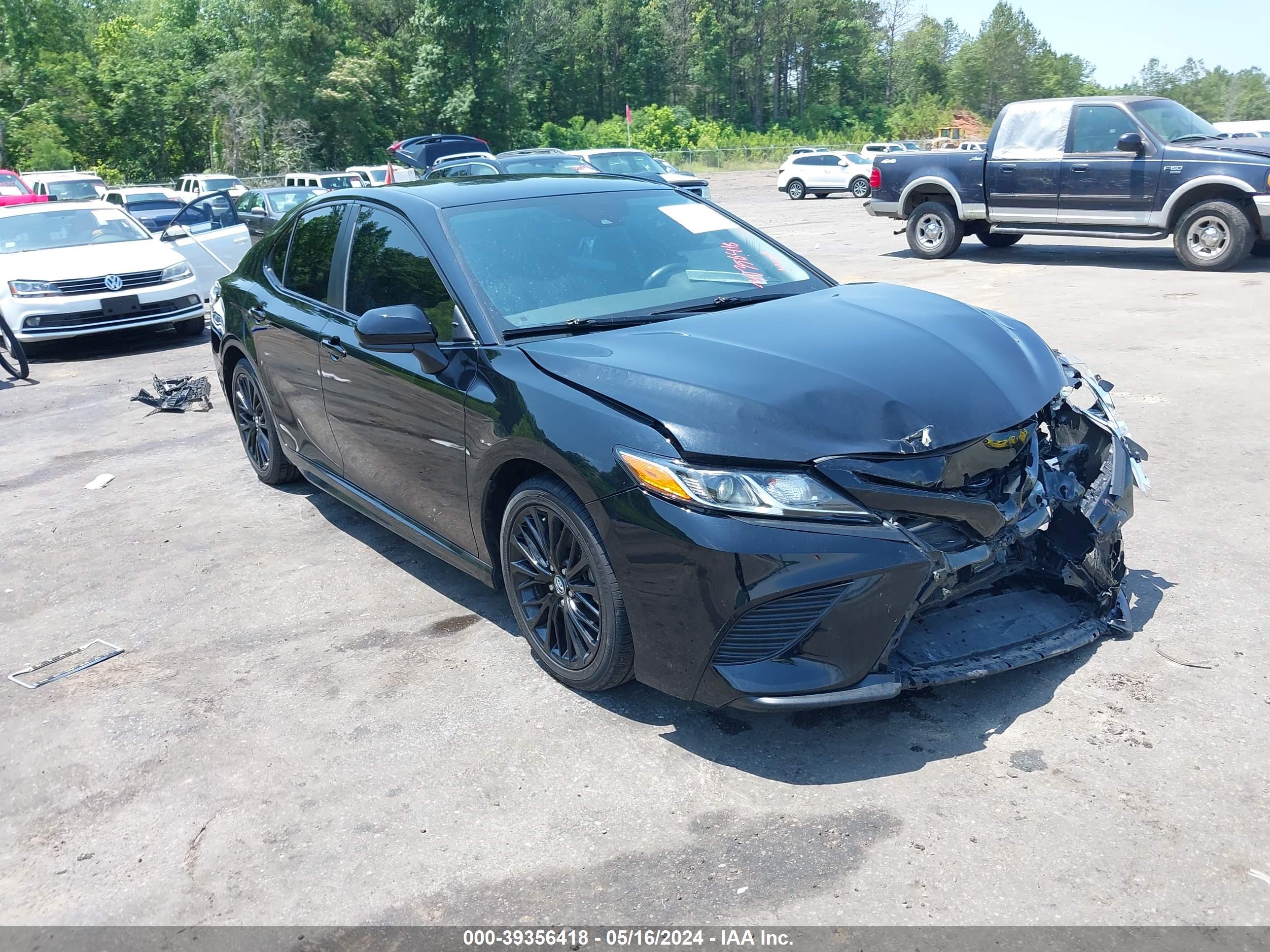 2020 TOYOTA CAMRY SE NIGHTSHADE EDITION