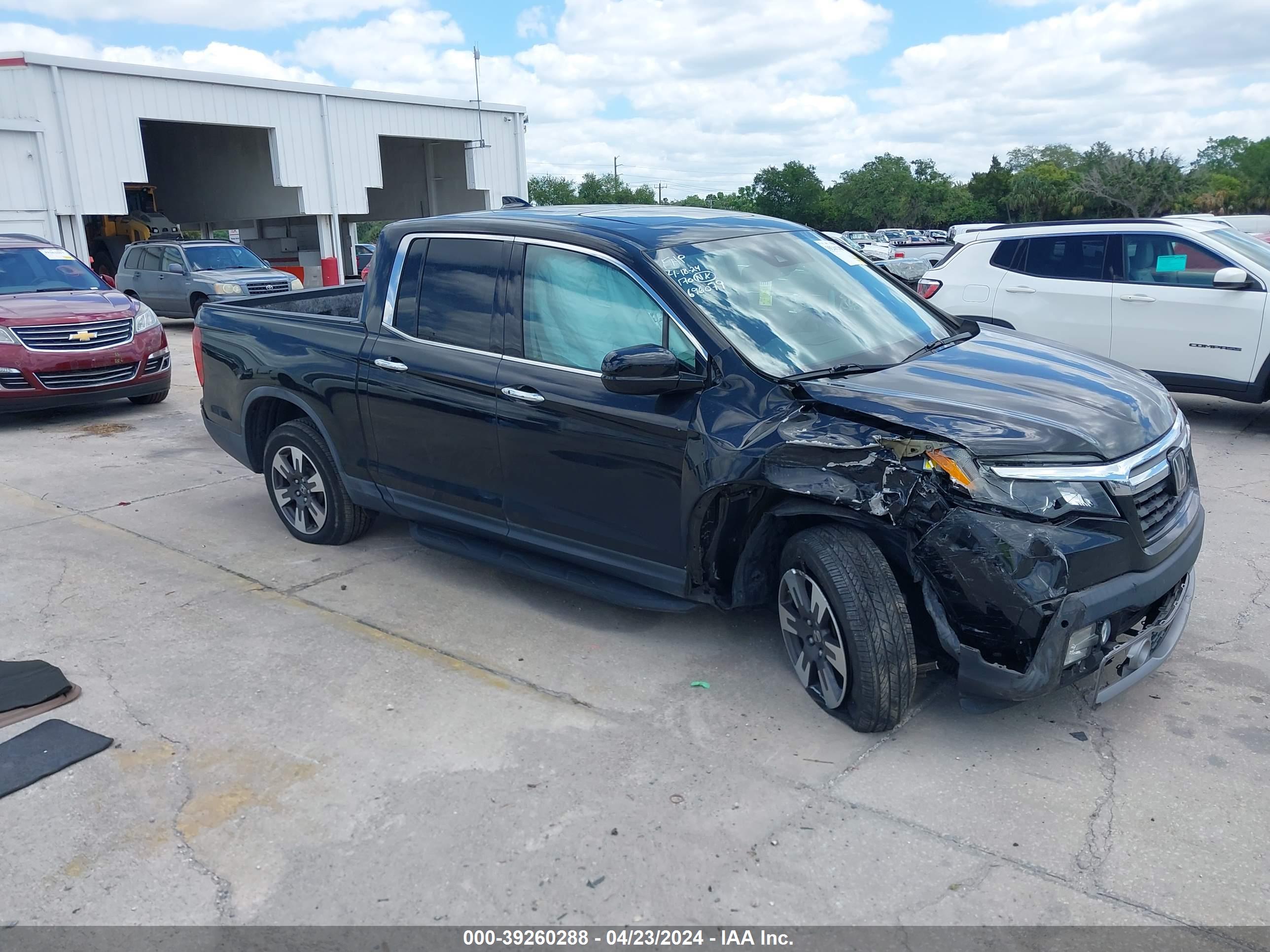 2019 HONDA RIDGELINE — VIN 5FPYK3F73KB036585 — photo 1 of 16