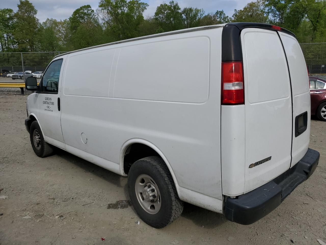2019 CHEVROLET EXPRESS G2 — VIN 1GCWGAFP2K1219717 — photo 2
