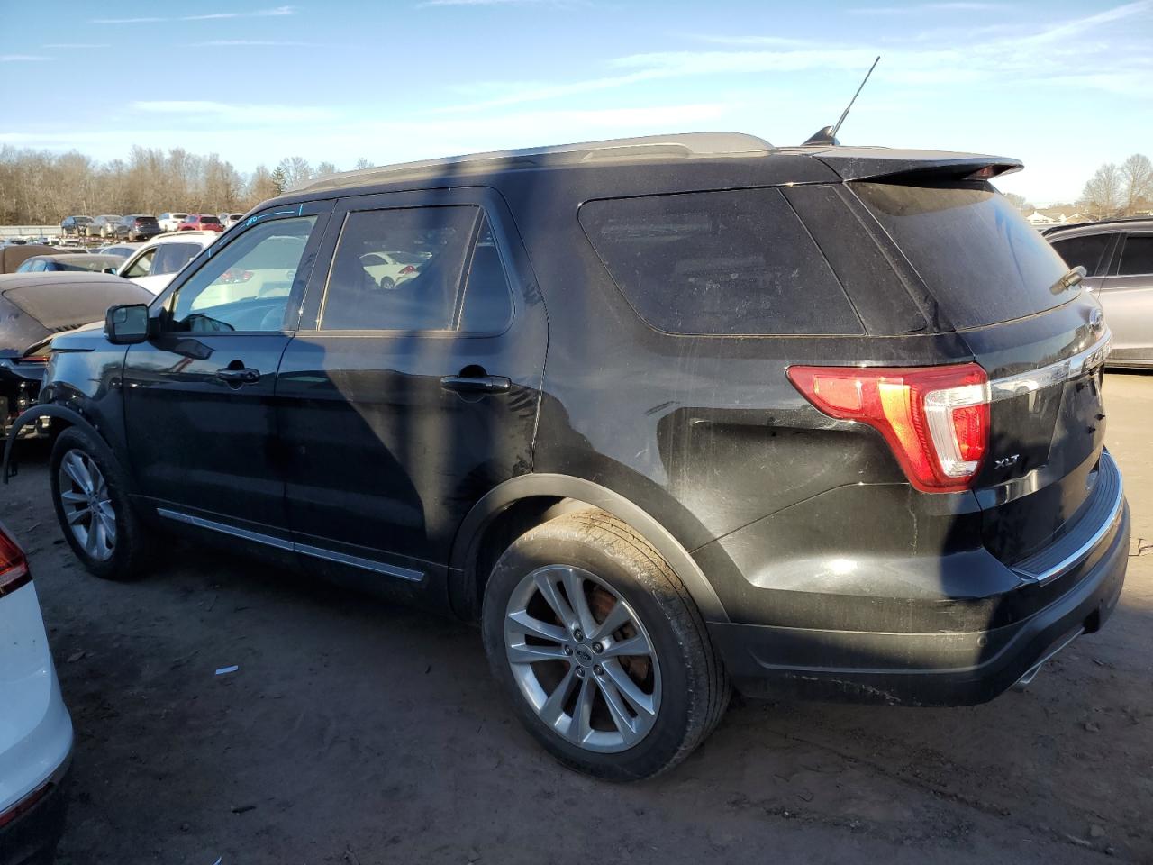 2018 FORD EXPLORER X — VIN 1FM5K8D81JGA94571 — photo 2