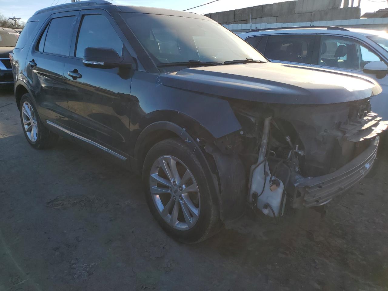 2018 FORD EXPLORER X — VIN 1FM5K8D81JGA94571 — photo 4
