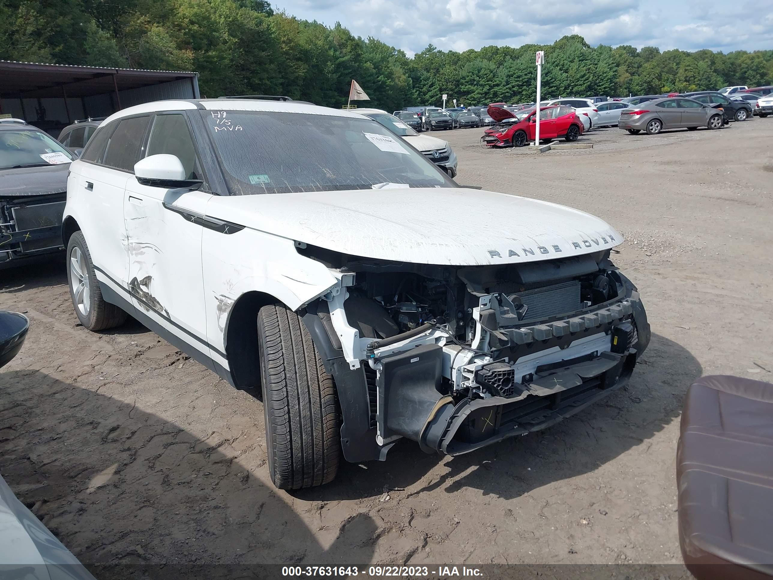 2018 LAND ROVER RANGE ROVER VELAR — VIN SALYB2RN4JA769998 — photo 1 of 17